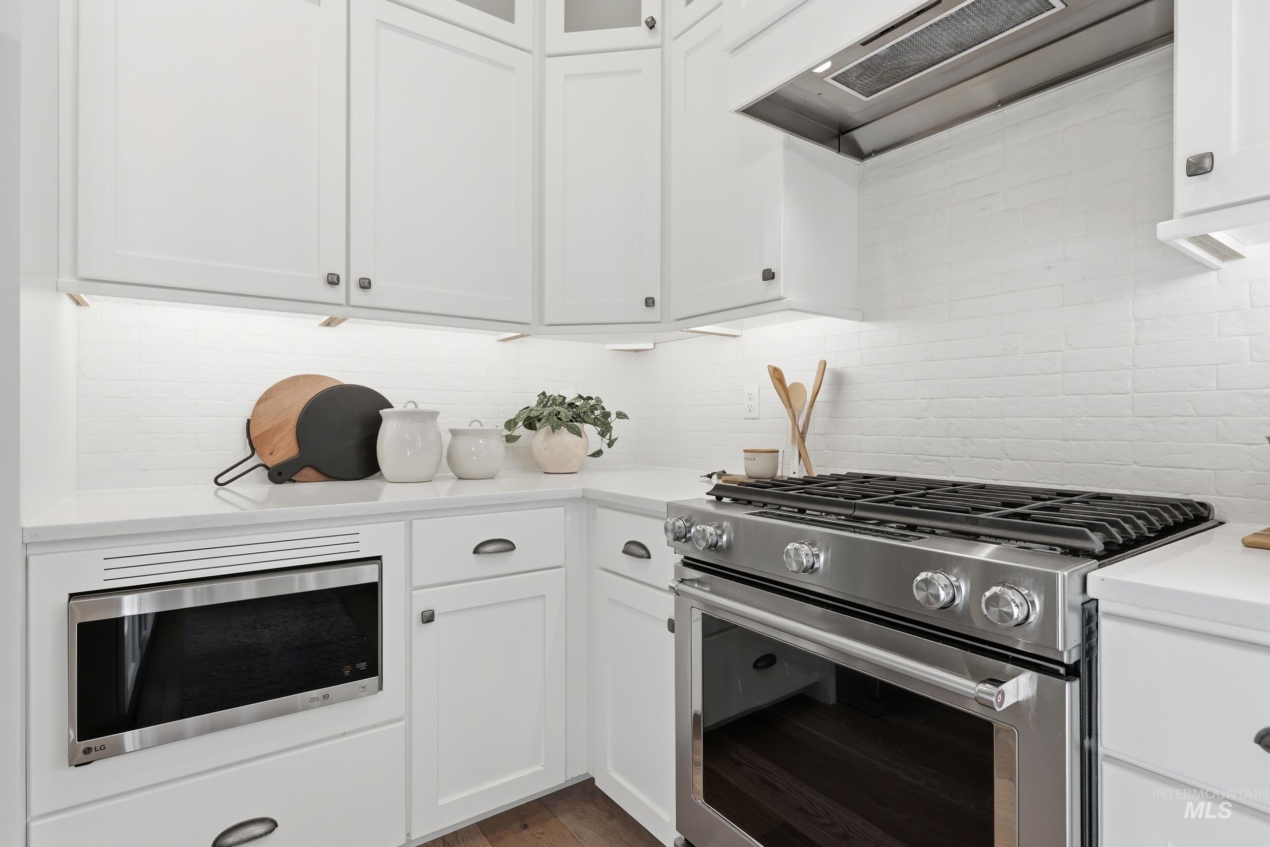 2002 S Hilton, Boise, Idaho 83705, 3 Bedrooms, 2 Bathrooms, Residential For Sale, Price $634,900, 98980640