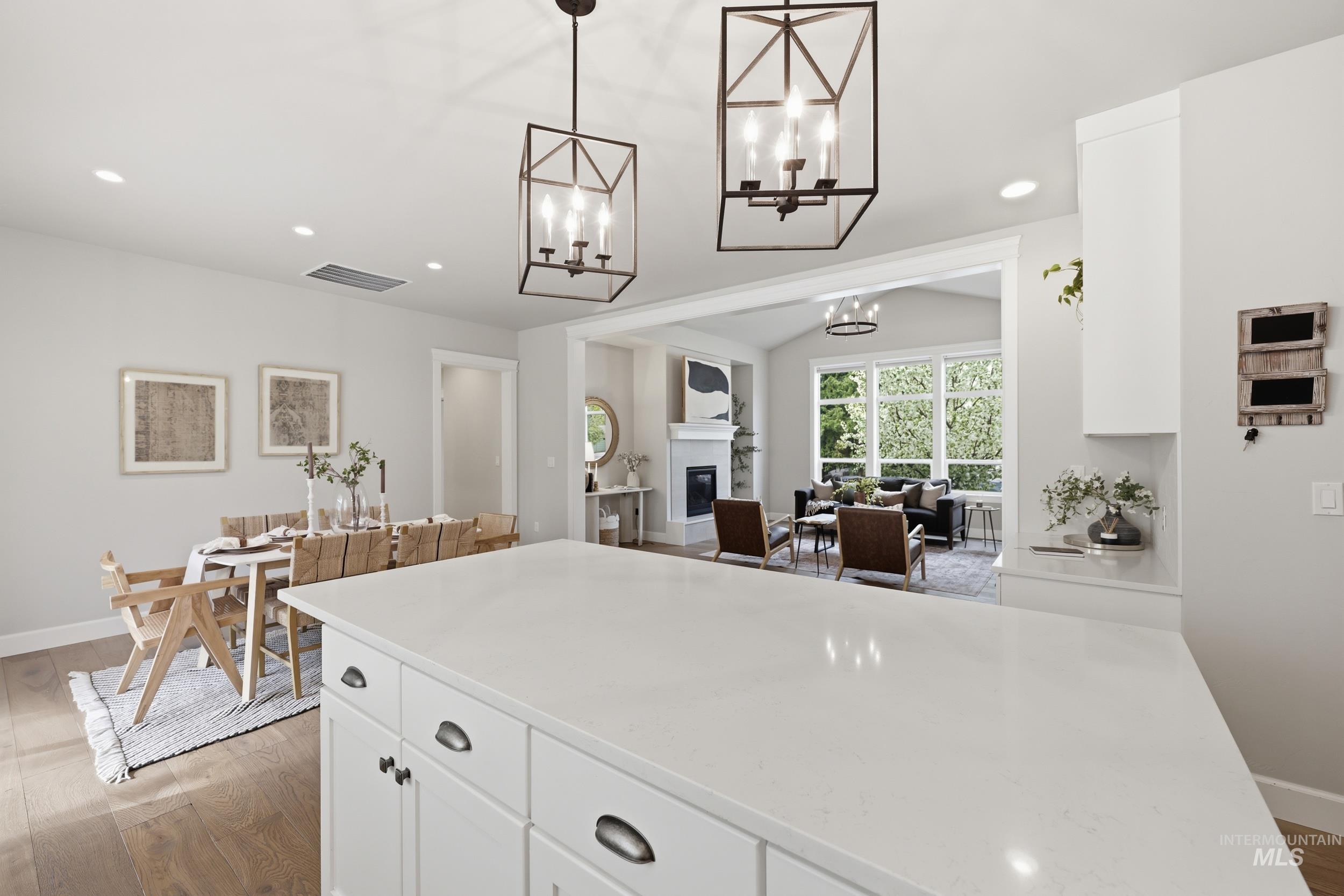 2002 S Hilton, Boise, Idaho 83705, 3 Bedrooms, 2 Bathrooms, Residential For Sale, Price $634,900, 98980640