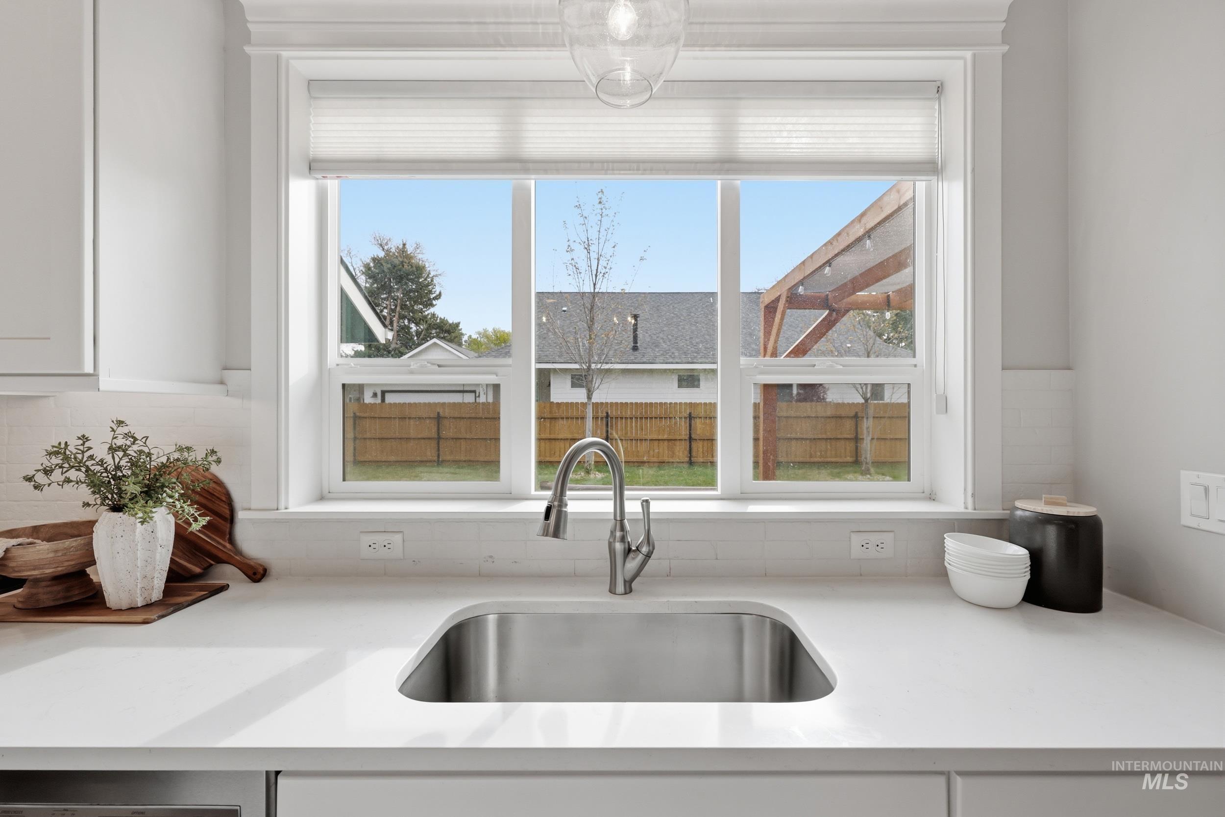 2002 S Hilton, Boise, Idaho 83705, 3 Bedrooms, 2 Bathrooms, Residential For Sale, Price $634,900, 98980640