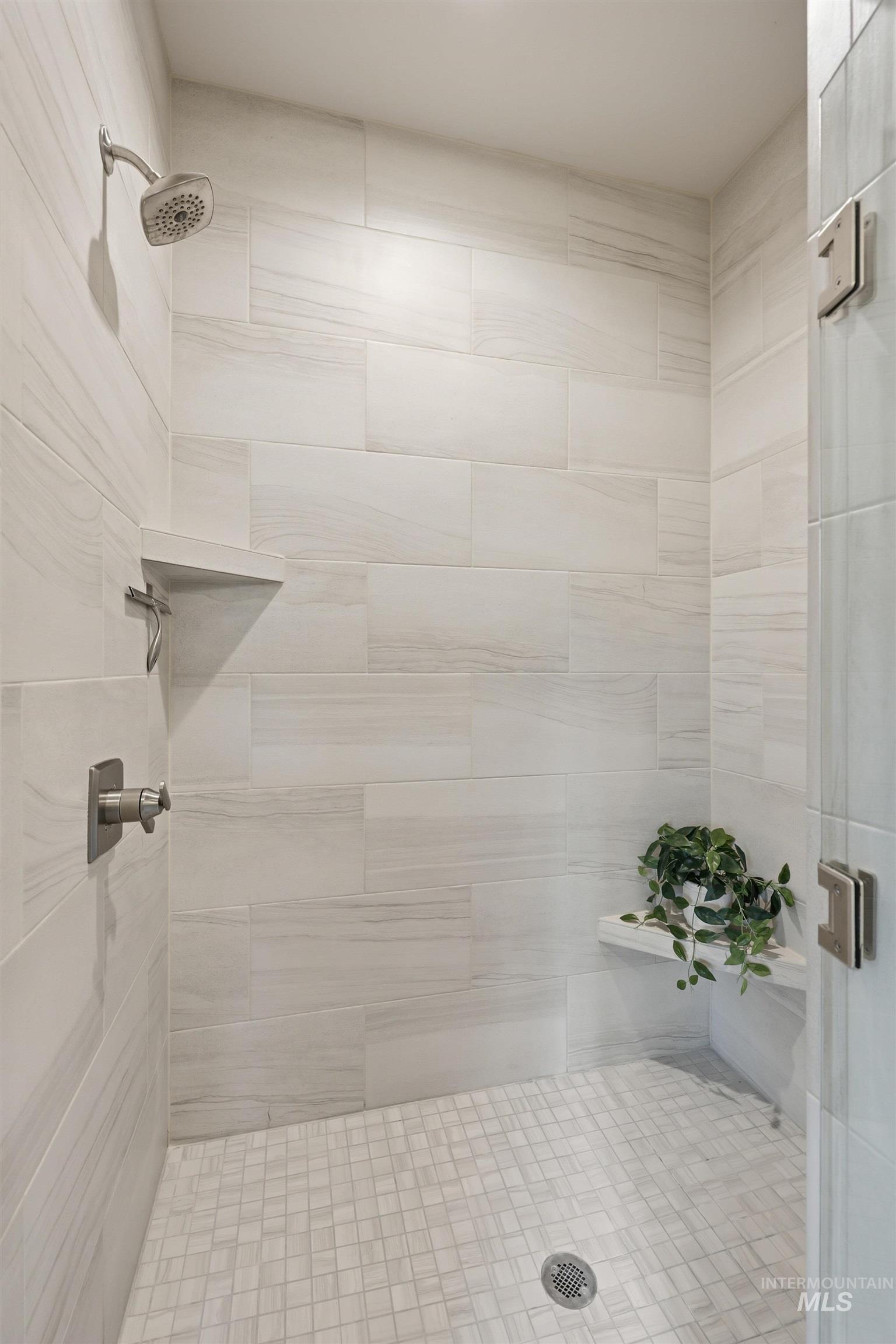 2002 S Hilton, Boise, Idaho 83705, 3 Bedrooms, 2 Bathrooms, Residential For Sale, Price $634,900, 98980640