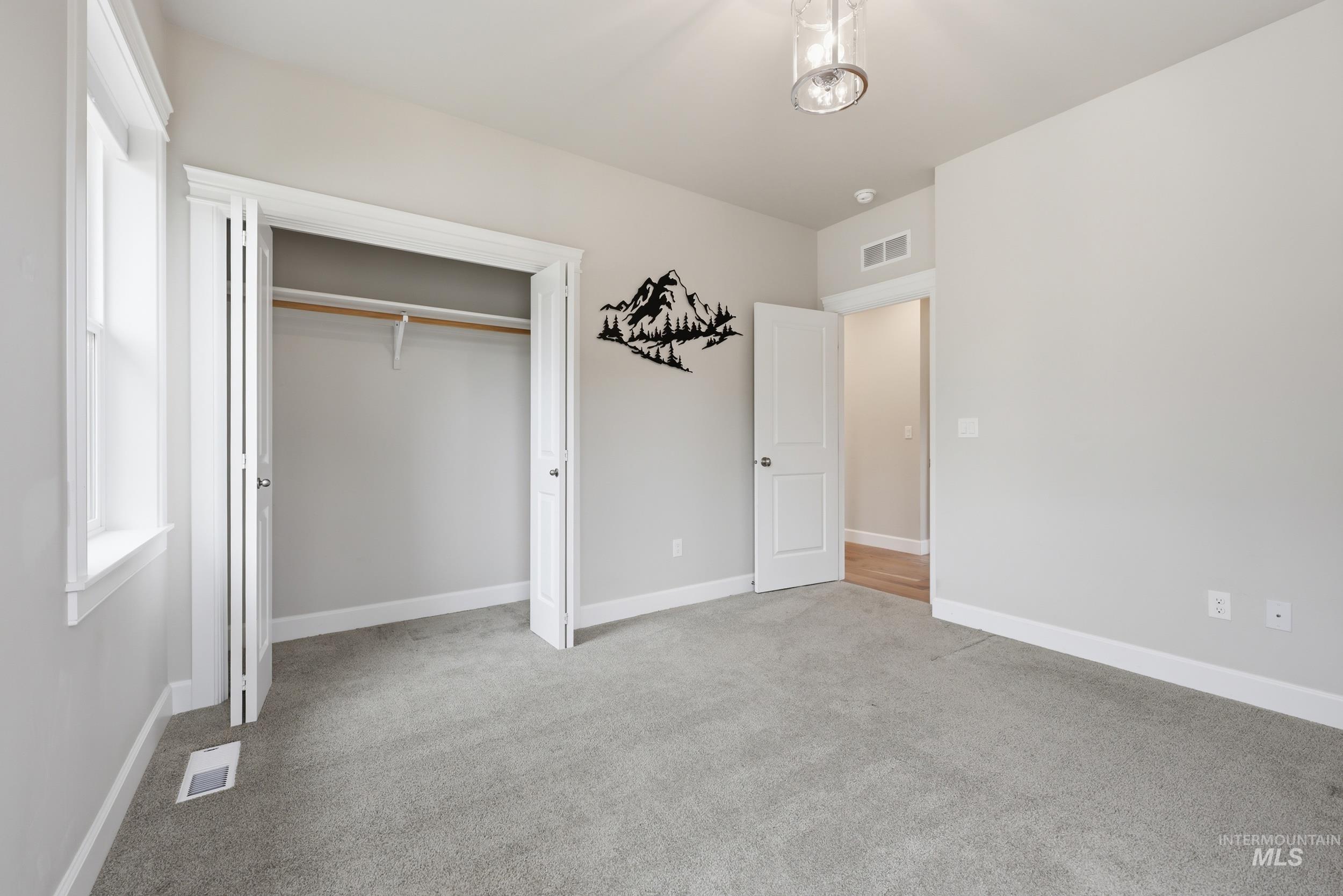 2002 S Hilton, Boise, Idaho 83705, 3 Bedrooms, 2 Bathrooms, Residential For Sale, Price $634,900, 98980640