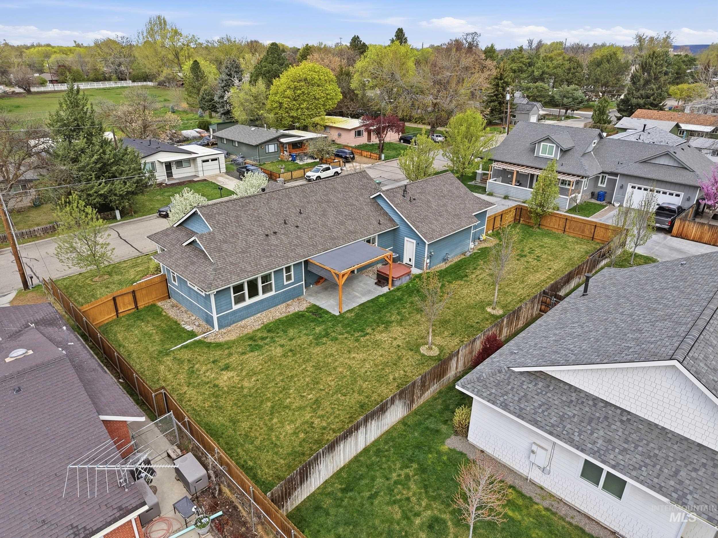 2002 S Hilton, Boise, Idaho 83705, 3 Bedrooms, 2 Bathrooms, Residential For Sale, Price $634,900, 98980640