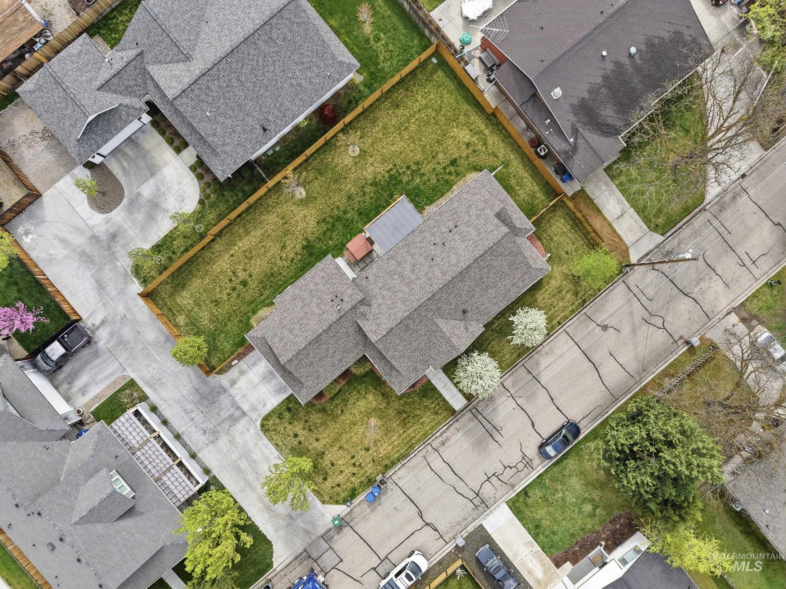 2002 S Hilton, Boise, Idaho 83705, 3 Bedrooms, 2 Bathrooms, Residential For Sale, Price $634,900, 98980640