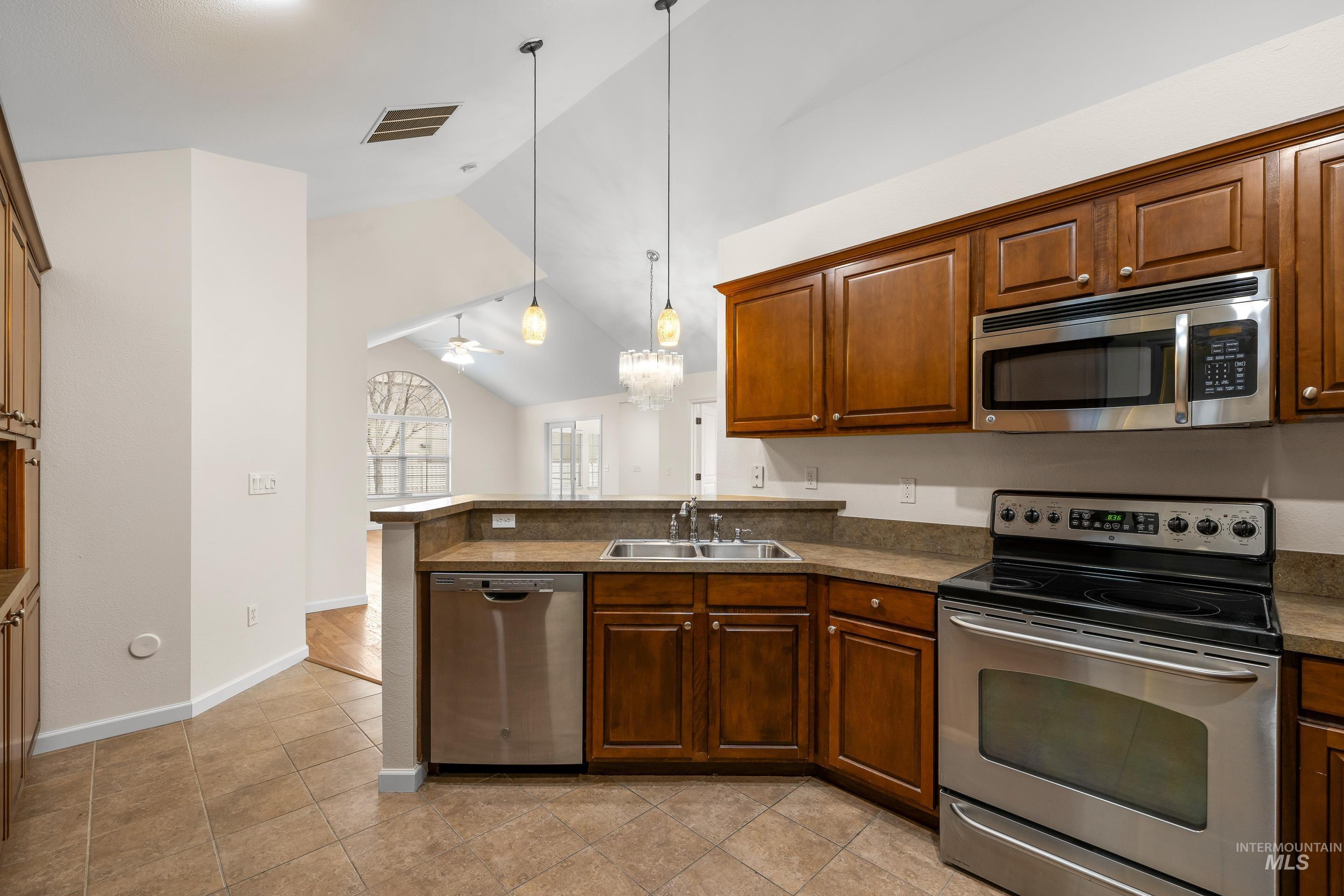 1538 N McKinney, Boise, Idaho 83704, 2 Bedrooms, 2 Bathrooms, Residential For Sale, Price $415,000, 98980642