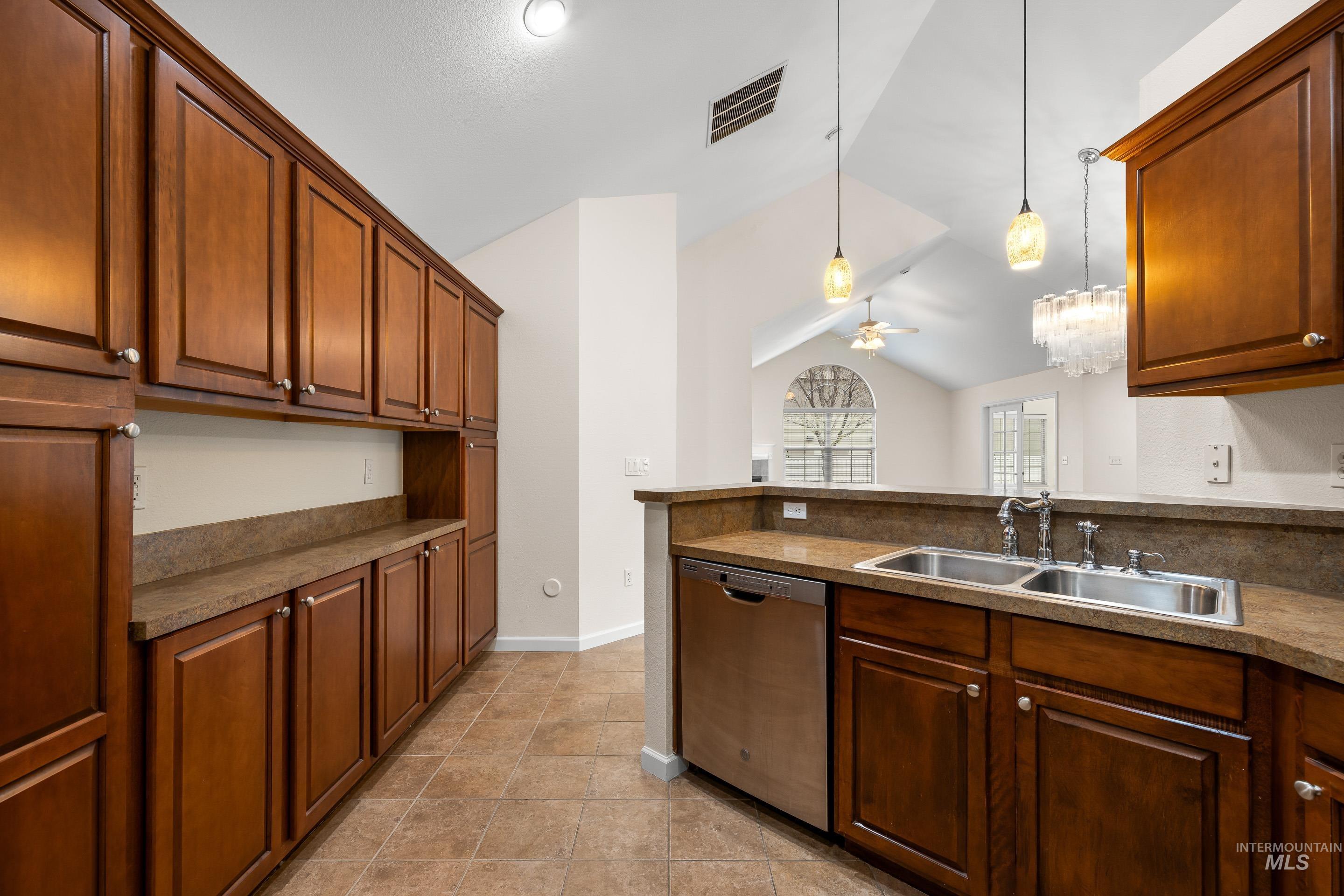 1538 N McKinney, Boise, Idaho 83704, 2 Bedrooms, 2 Bathrooms, Residential For Sale, Price $415,000, 98980642