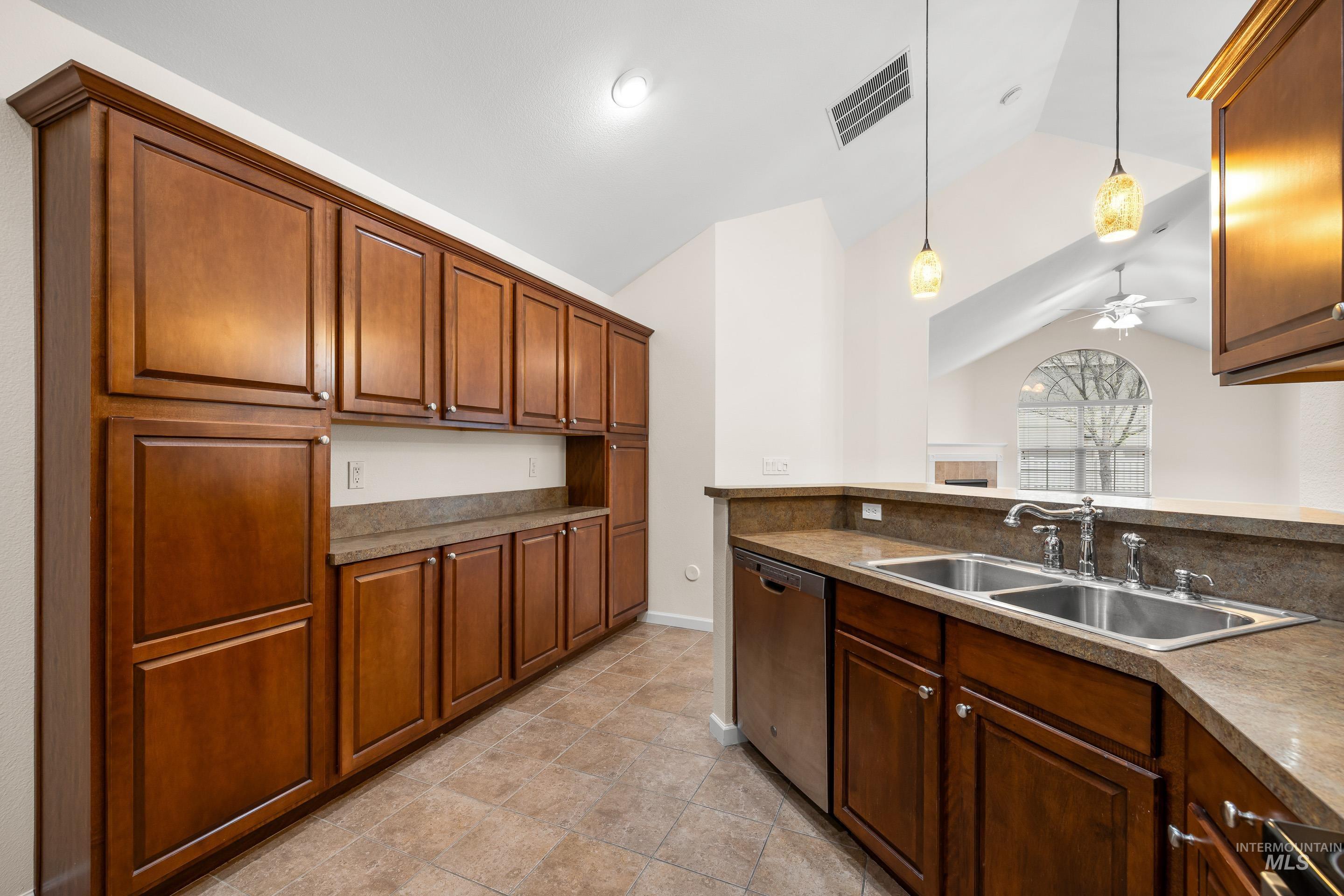 1538 N McKinney, Boise, Idaho 83704, 2 Bedrooms, 2 Bathrooms, Residential For Sale, Price $415,000, 98980642