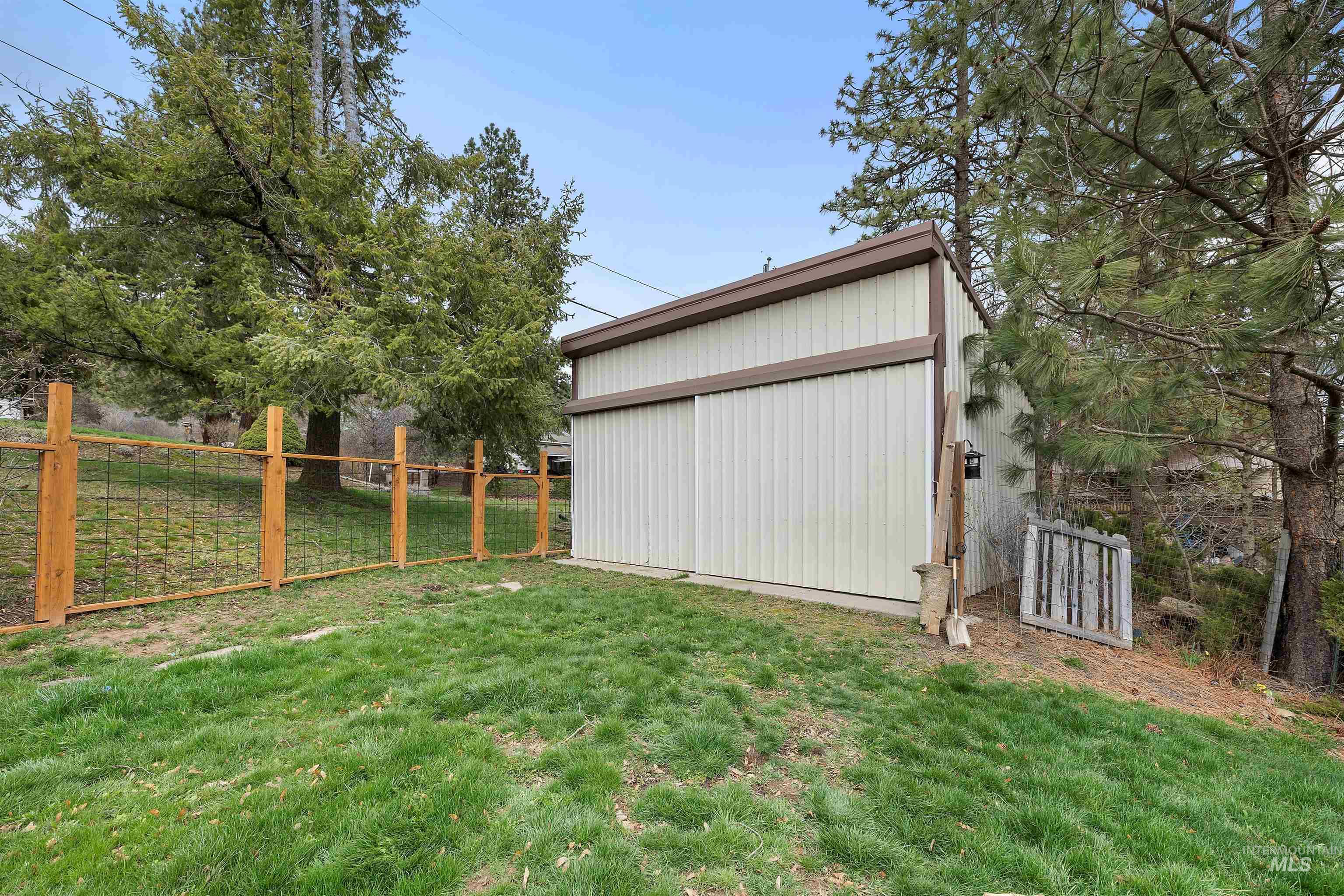 604 Line St., Deary, Idaho 83823, 3 Bedrooms, 2 Bathrooms, Residential For Sale, Price $365,000, 98980644
