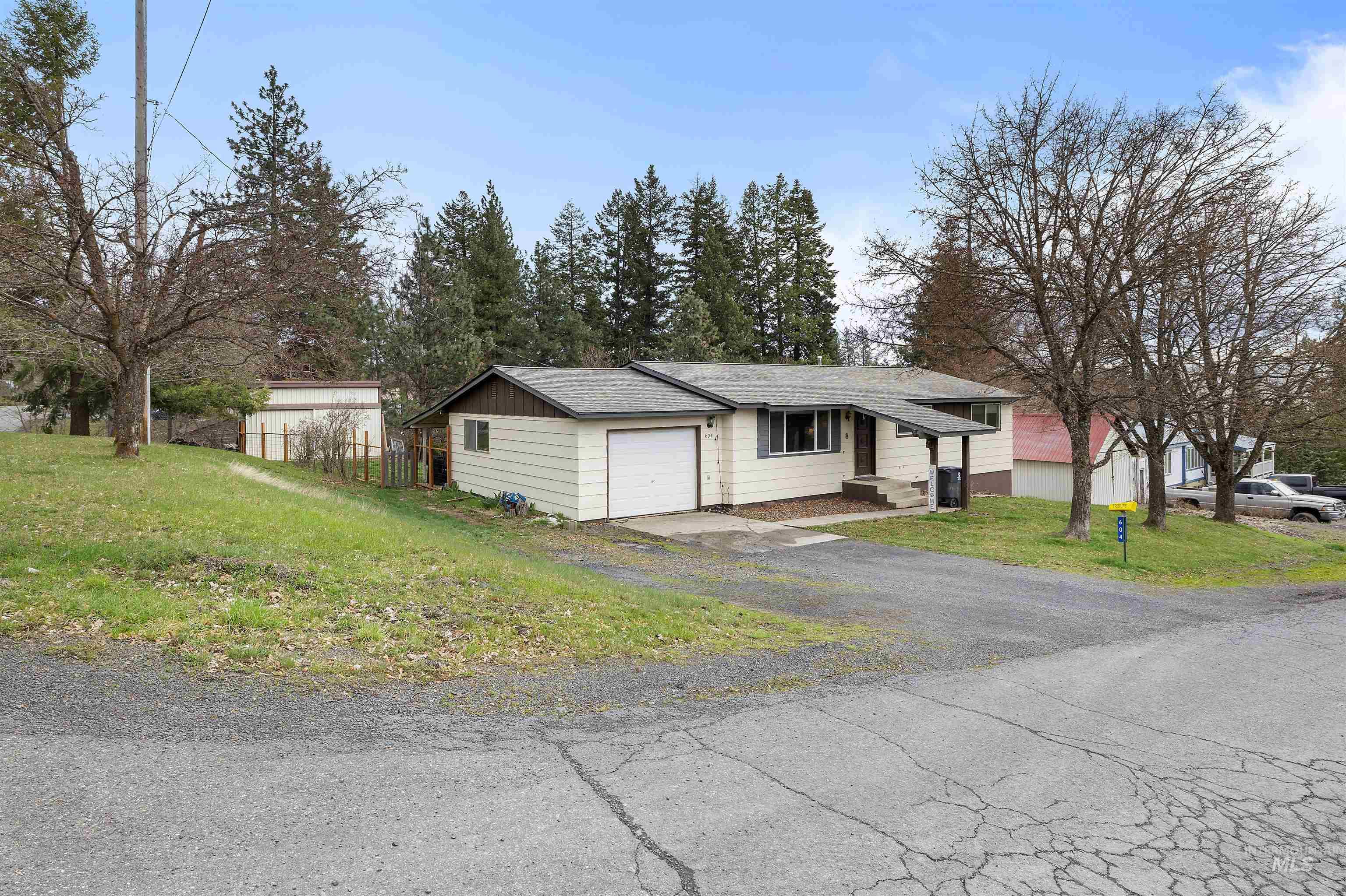 604 Line St., Deary, Idaho 83823, 3 Bedrooms, 2 Bathrooms, Residential For Sale, Price $365,000, 98980644