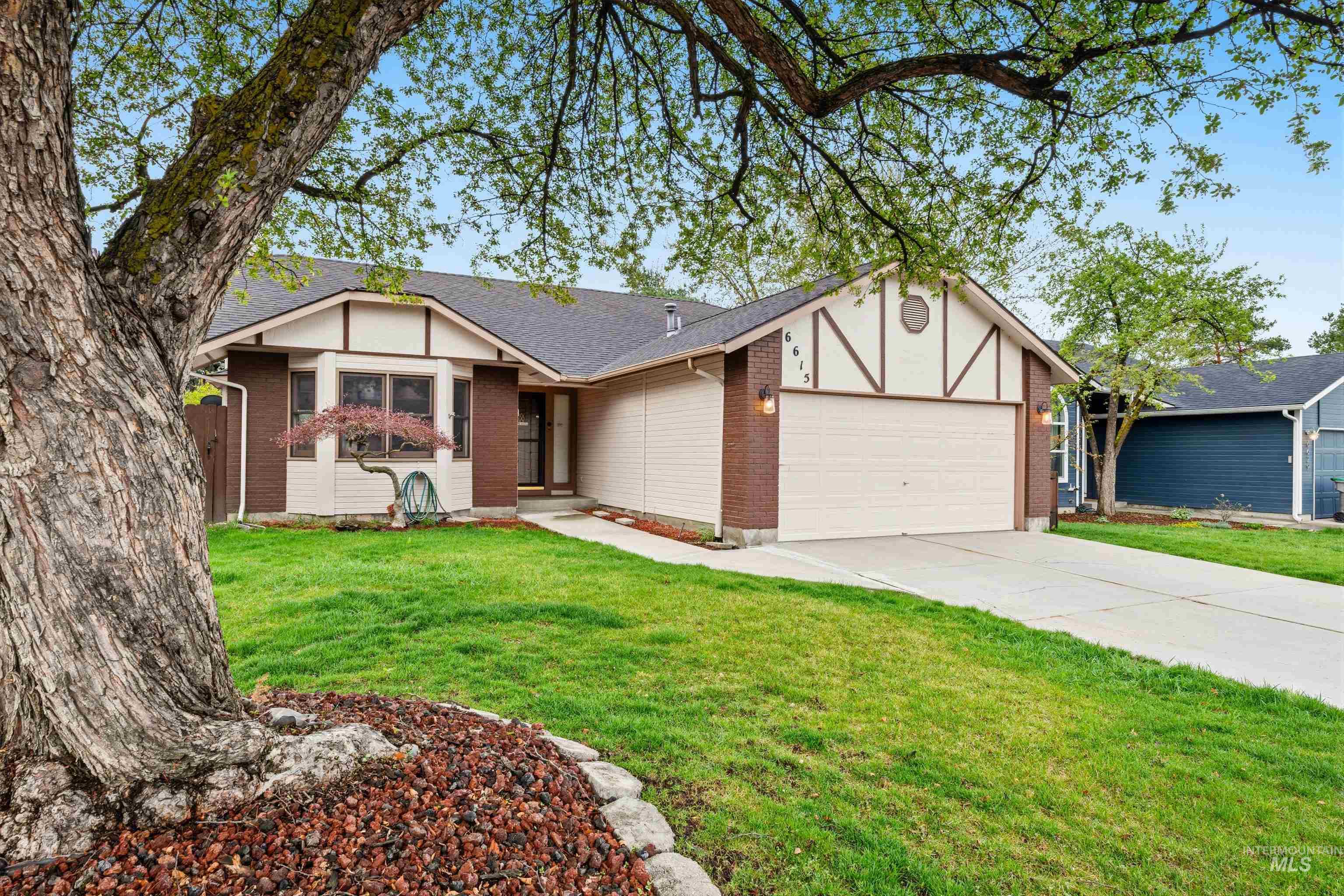 6615 W Limelight Dr, Boise, Idaho 83714, 3 Bedrooms, 2 Bathrooms, Residential For Sale, Price $499,900,MLS 98980645