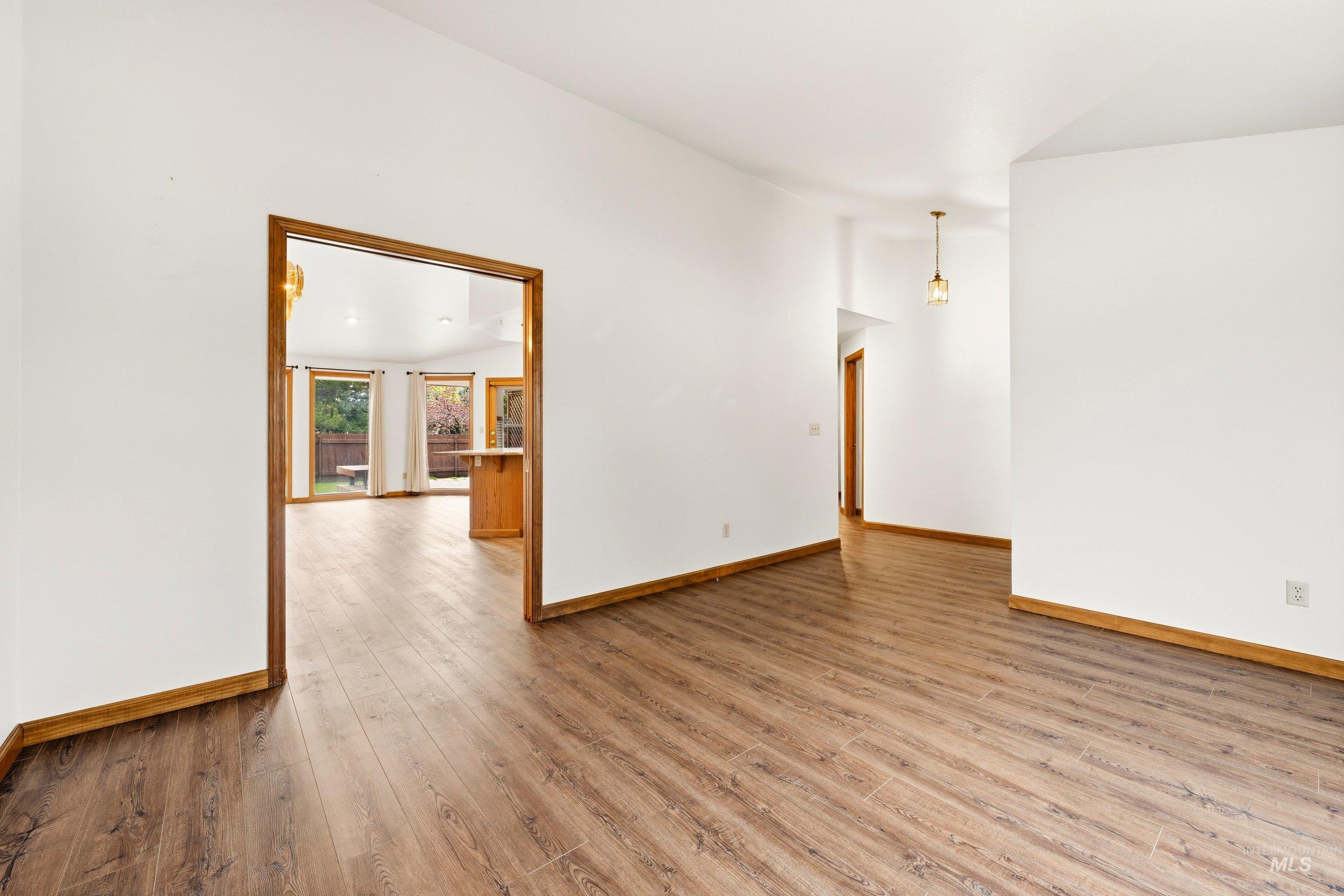 6615 W Limelight Dr, Boise, Idaho 83714, 3 Bedrooms, 2 Bathrooms, Residential For Sale, Price $499,900,MLS 98980645