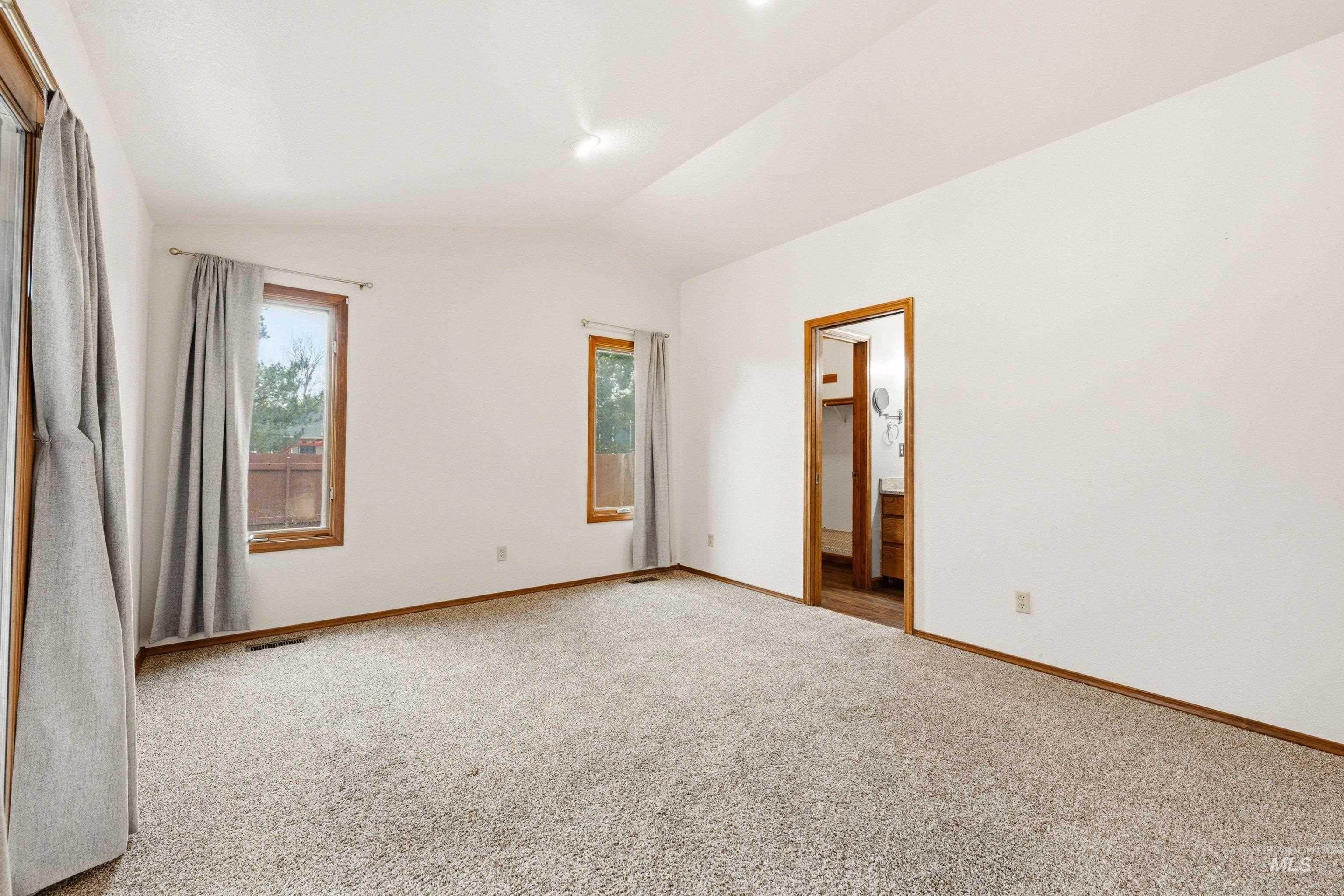 6615 W Limelight Dr, Boise, Idaho 83714, 3 Bedrooms, 2 Bathrooms, Residential For Sale, Price $499,900,MLS 98980645