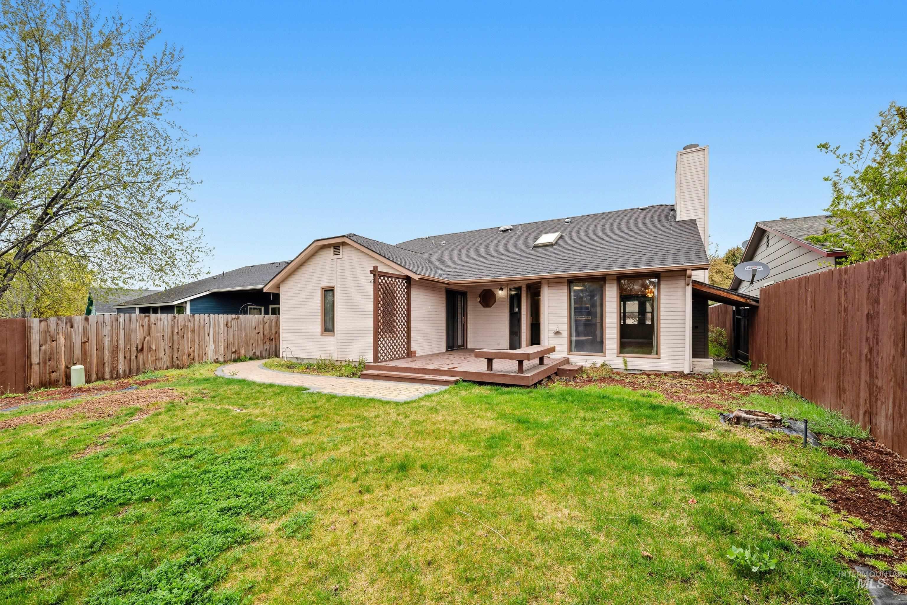 6615 W Limelight Dr, Boise, Idaho 83714, 3 Bedrooms, 2 Bathrooms, Residential For Sale, Price $499,900,MLS 98980645