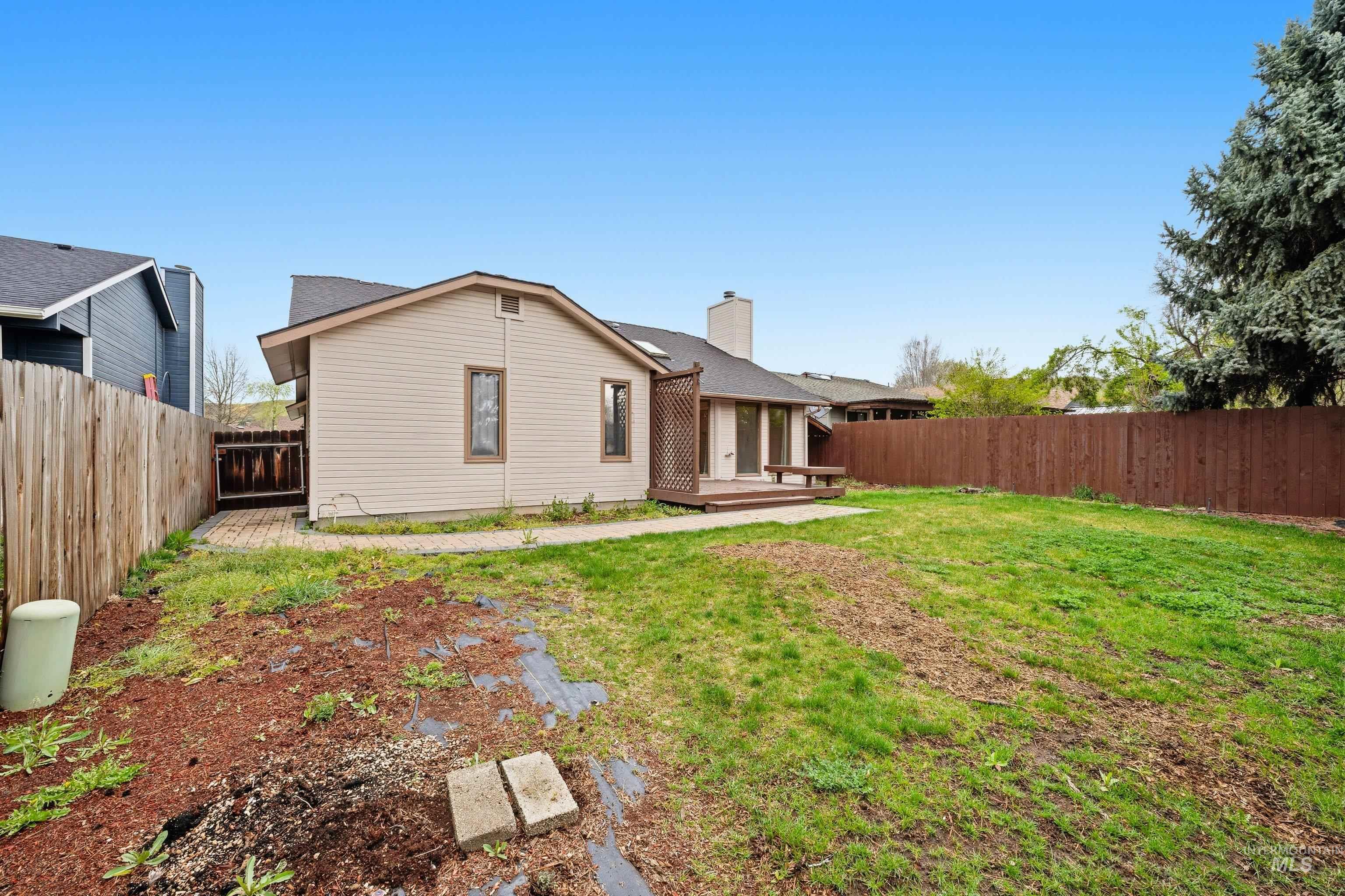 6615 W Limelight Dr, Boise, Idaho 83714, 3 Bedrooms, 2 Bathrooms, Residential For Sale, Price $499,900,MLS 98980645