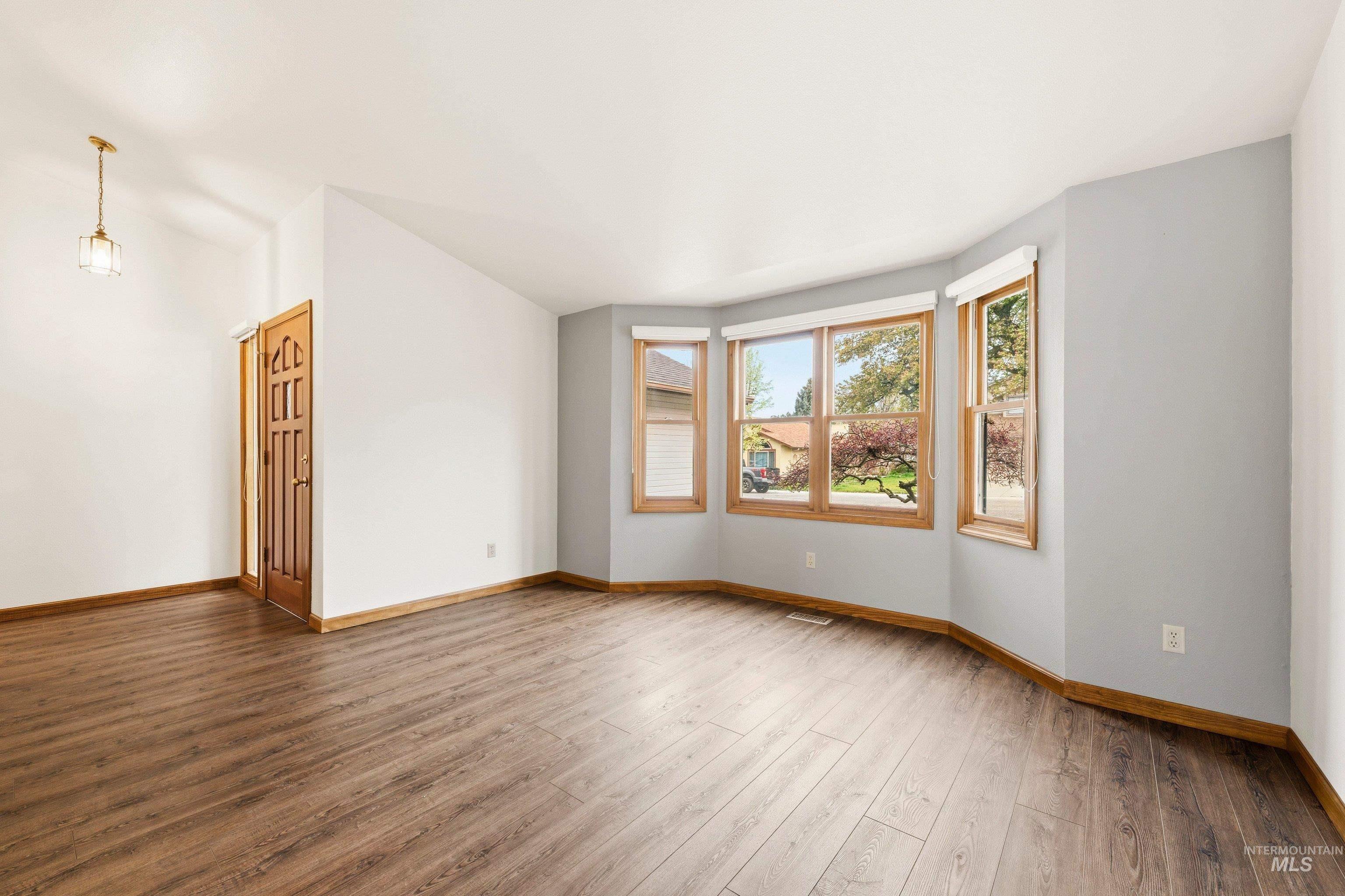 6615 W Limelight Dr, Boise, Idaho 83714, 3 Bedrooms, 2 Bathrooms, Residential For Sale, Price $499,900,MLS 98980645