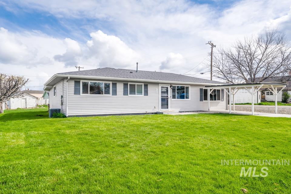 225 SW Park, New Plymouth, Idaho 83655, 4 Bedrooms, 2 Bathrooms, Residential For Sale, Price $399,900, 98980646