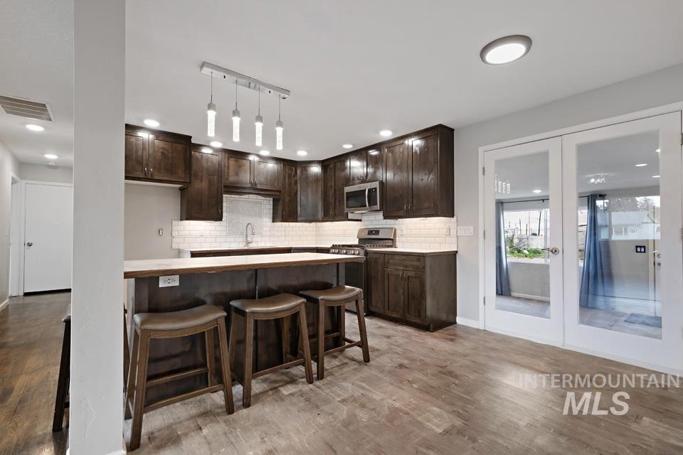 225 SW Park, New Plymouth, Idaho 83655, 4 Bedrooms, 2 Bathrooms, Residential For Sale, Price $389,900, 98980646