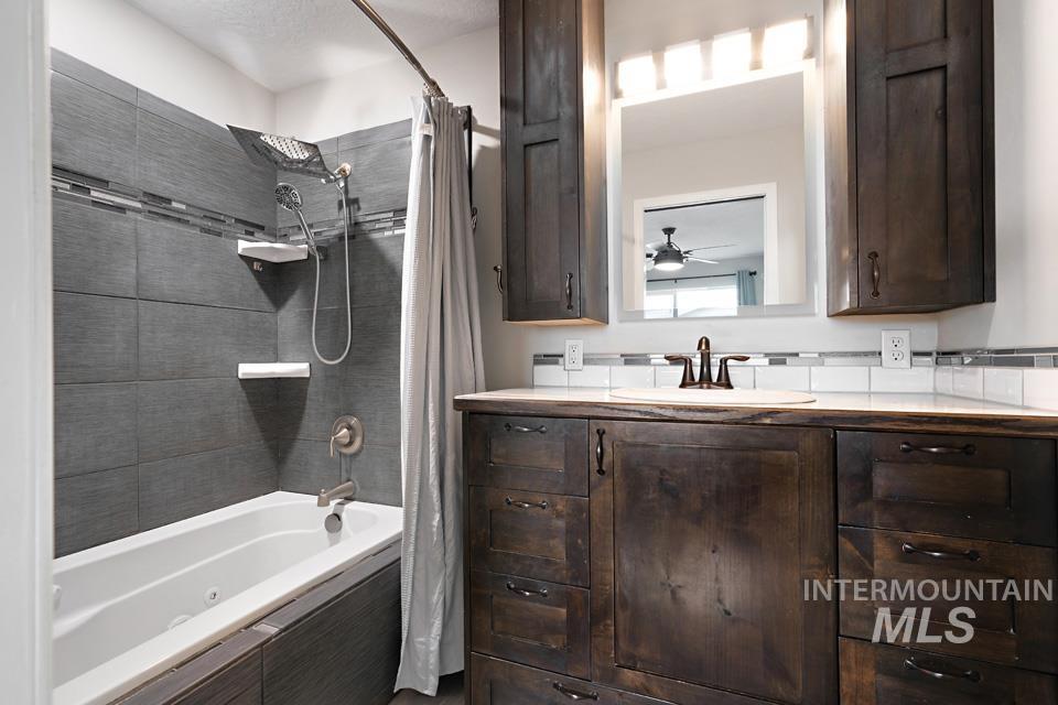 225 SW Park, New Plymouth, Idaho 83655, 4 Bedrooms, 2 Bathrooms, Residential For Sale, Price $389,900, 98980646