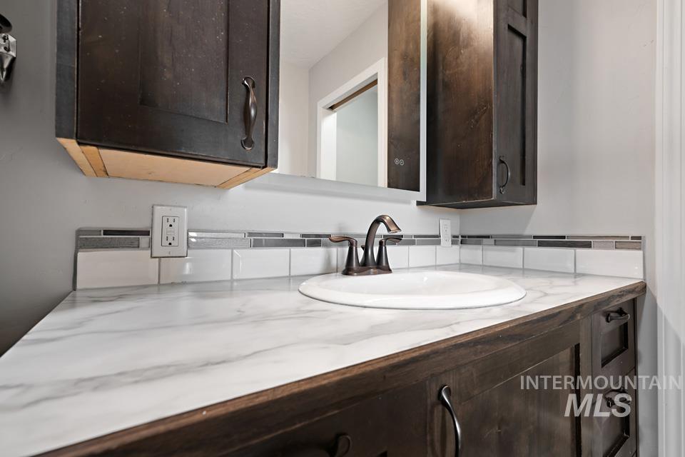 225 SW Park, New Plymouth, Idaho 83655, 4 Bedrooms, 2 Bathrooms, Residential For Sale, Price $389,900, 98980646