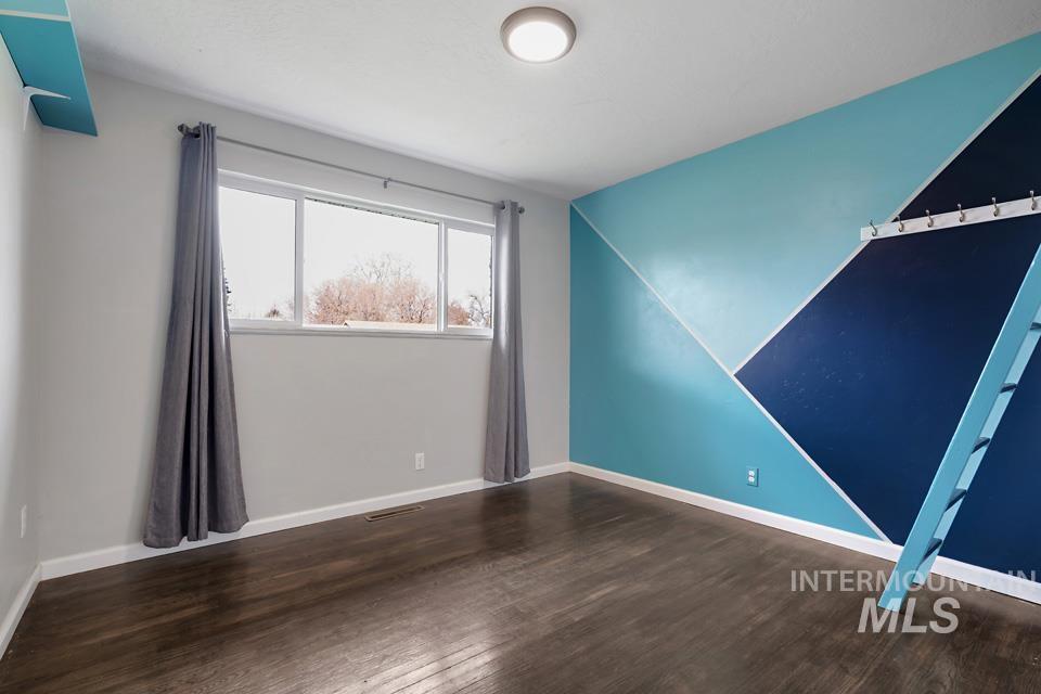 225 SW Park, New Plymouth, Idaho 83655, 4 Bedrooms, 2 Bathrooms, Residential For Sale, Price $389,900, 98980646