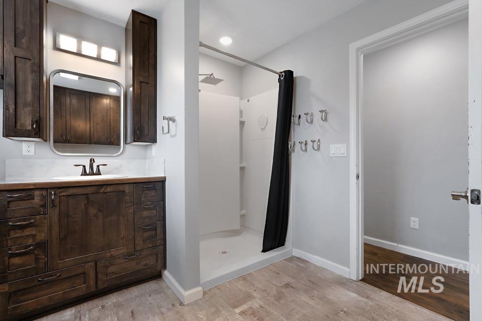 225 SW Park, New Plymouth, Idaho 83655, 4 Bedrooms, 2 Bathrooms, Residential For Sale, Price $389,900, 98980646