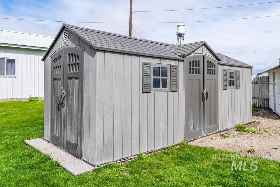 225 SW Park, New Plymouth, Idaho 83655, 4 Bedrooms, 2 Bathrooms, Residential For Sale, Price $389,900, 98980646