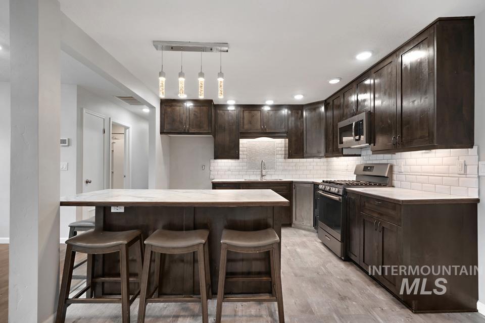 225 SW Park, New Plymouth, Idaho 83655, 4 Bedrooms, 2 Bathrooms, Residential For Sale, Price $389,900, 98980646