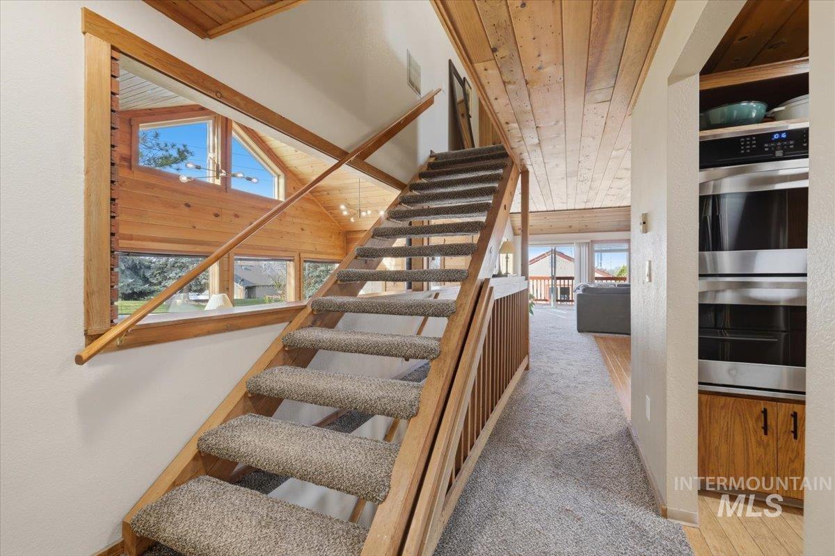 3020 Westview Lane, Nampa, Idaho 83686, 3 Bedrooms, 3 Bathrooms, Residential For Sale, Price $560,000, 98980647