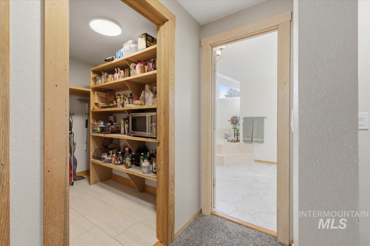 3020 Westview Lane, Nampa, Idaho 83686, 3 Bedrooms, 3 Bathrooms, Residential For Sale, Price $560,000, 98980647