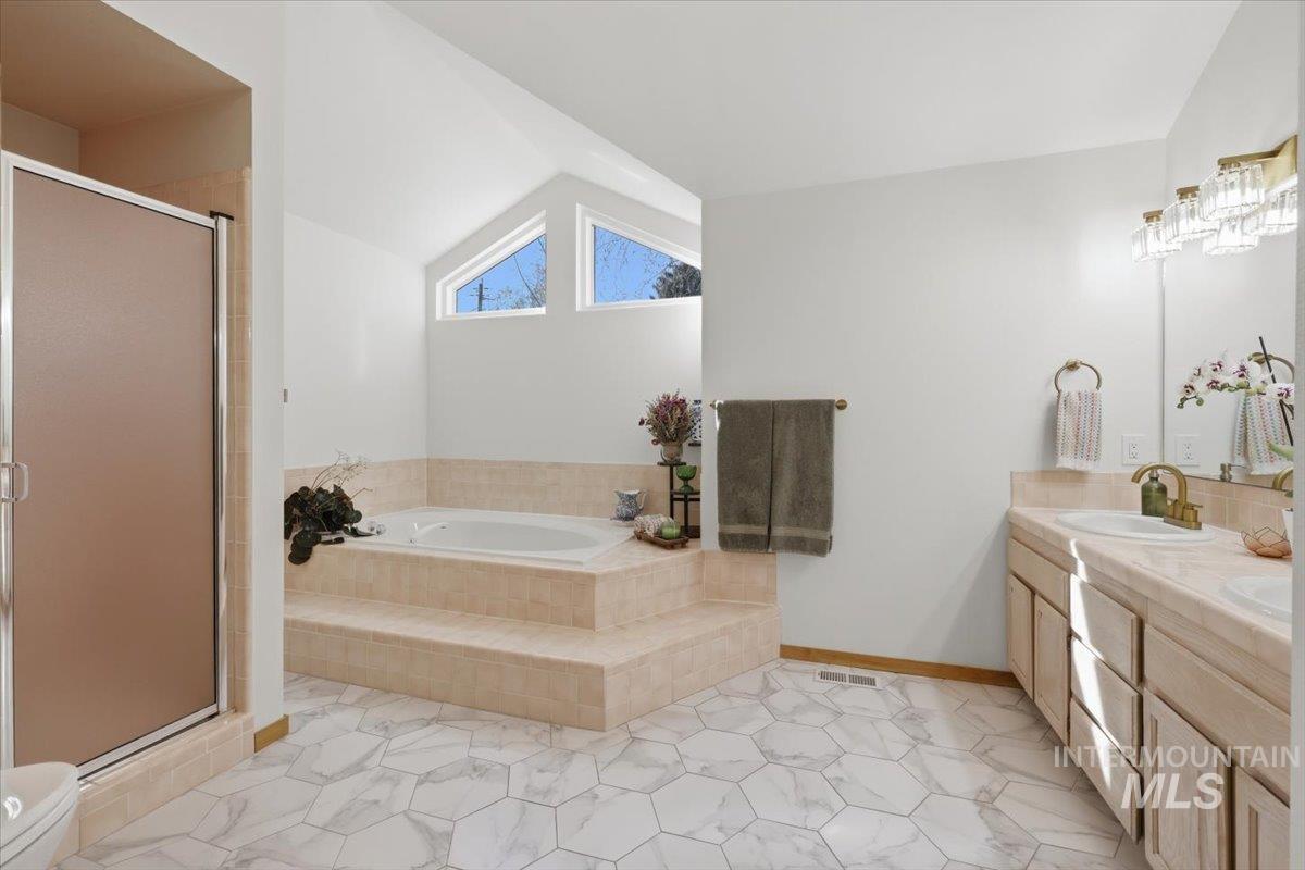 3020 Westview Lane, Nampa, Idaho 83686, 3 Bedrooms, 3 Bathrooms, Residential For Sale, Price $560,000, 98980647