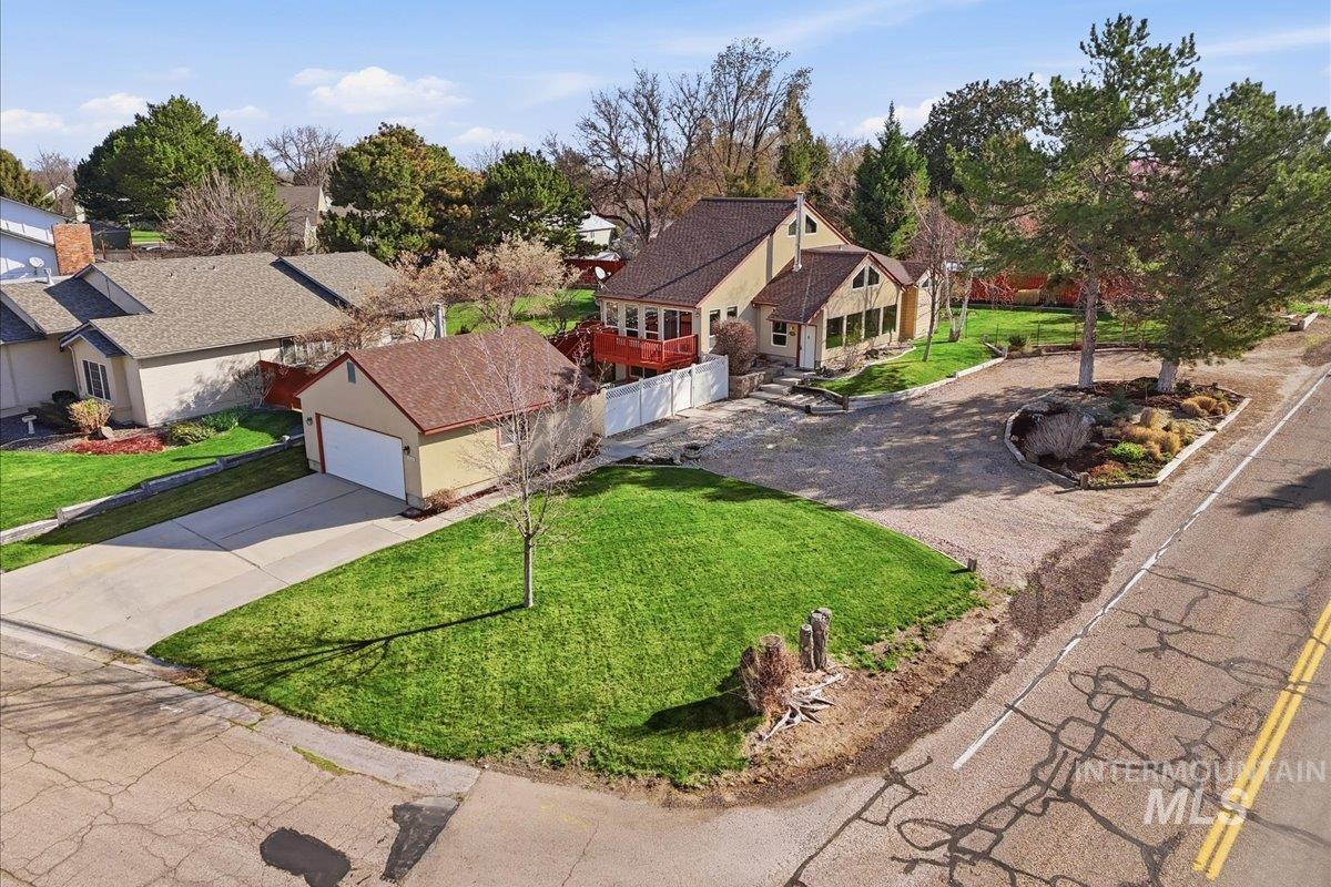 3020 Westview Lane, Nampa, Idaho 83686, 3 Bedrooms, 3 Bathrooms, Residential For Sale, Price $560,000, 98980647