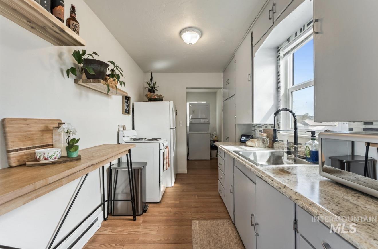 202 6th Street, Filer, Idaho 83328, 1 Bedroom, 1 Bathroom, Residential For Sale, Price $187,500,MLS 98980649