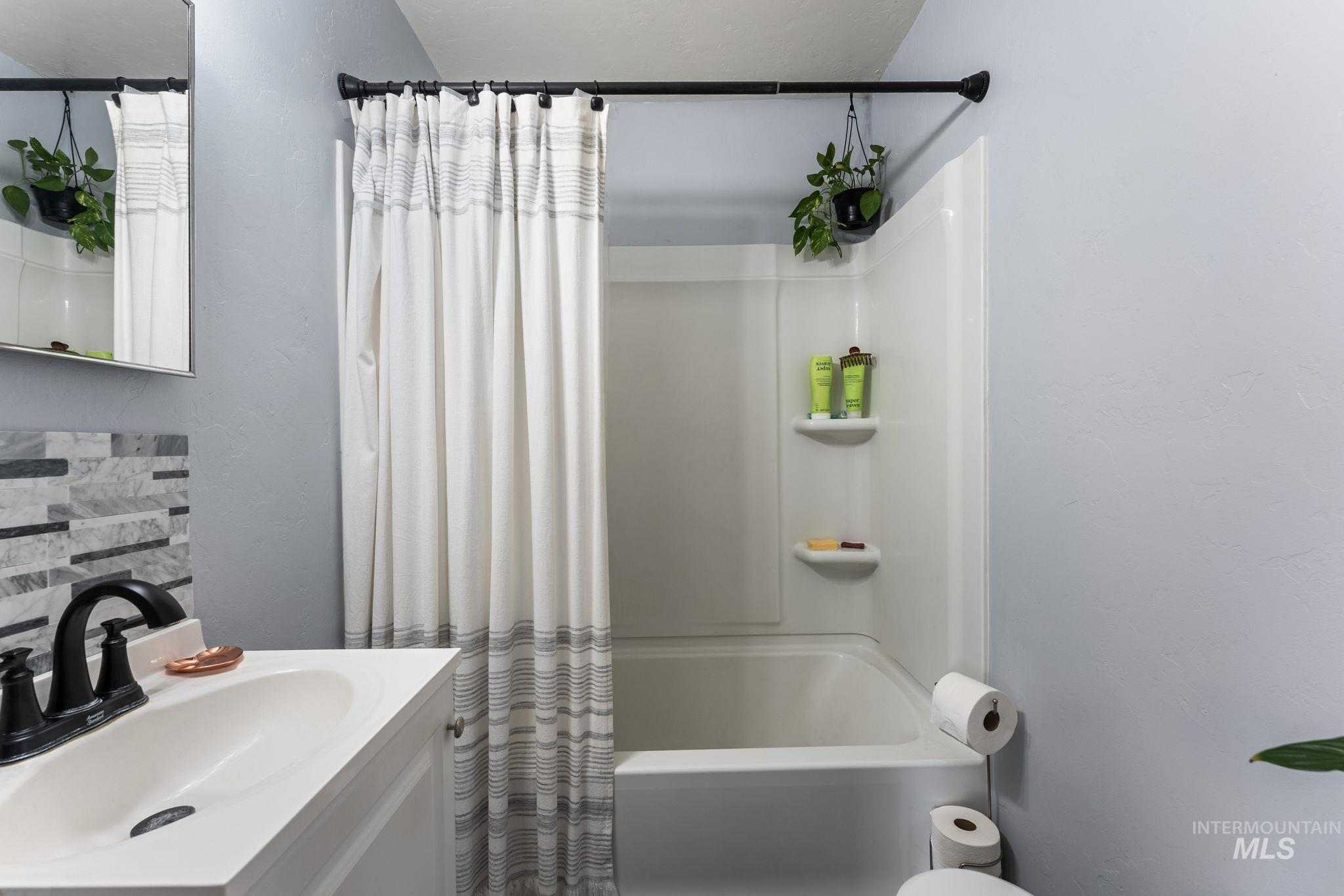 202 6th Street, Filer, Idaho 83328, 1 Bedroom, 1 Bathroom, Residential For Sale, Price $187,500,MLS 98980649