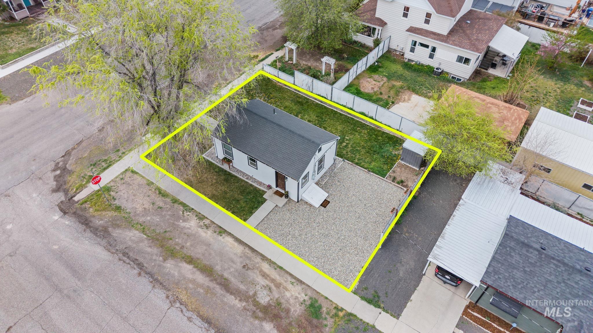 202 6th Street, Filer, Idaho 83328, 1 Bedroom, 1 Bathroom, Residential For Sale, Price $187,500,MLS 98980649