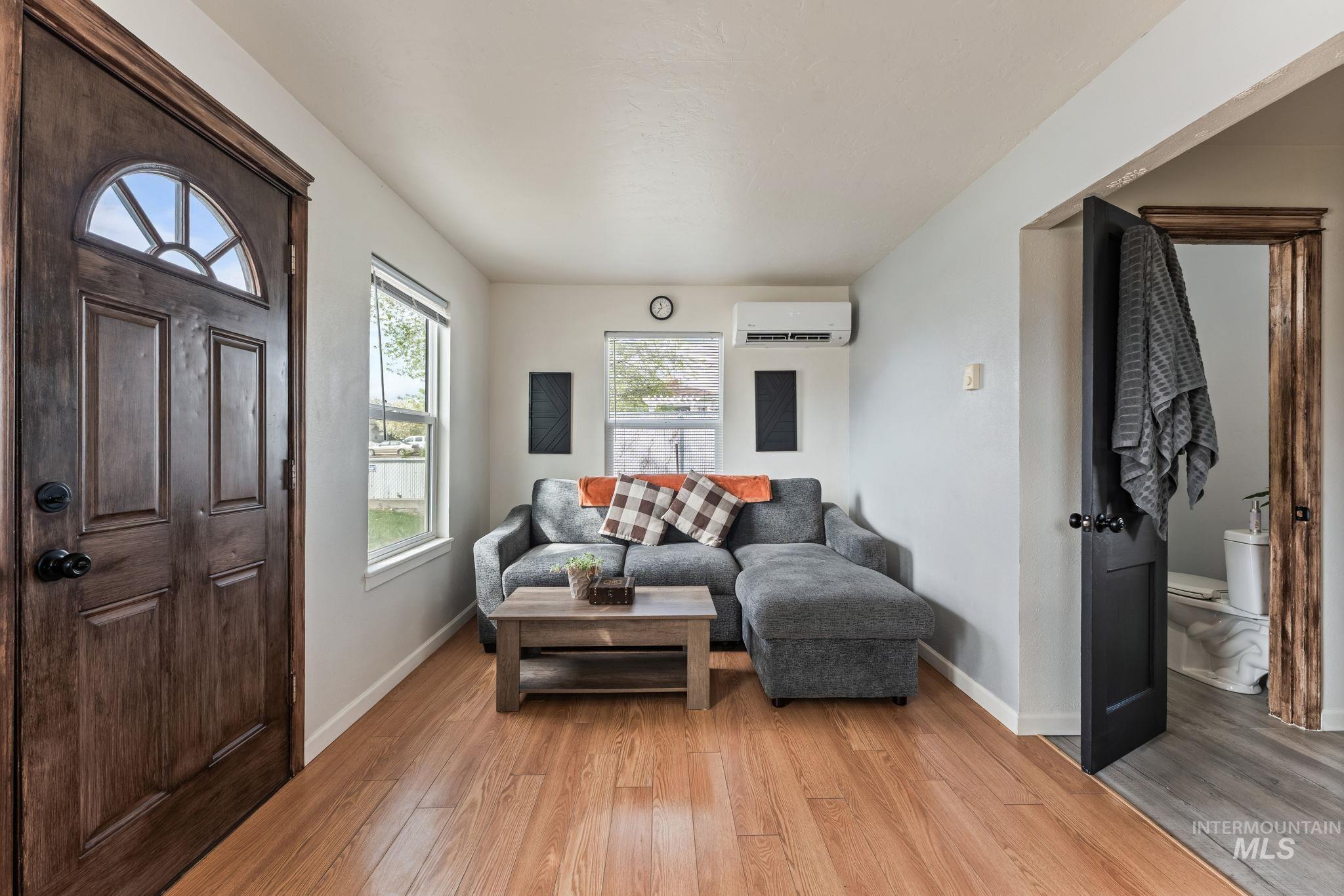 202 6th Street, Filer, Idaho 83328, 1 Bedroom, 1 Bathroom, Residential For Sale, Price $187,500,MLS 98980649