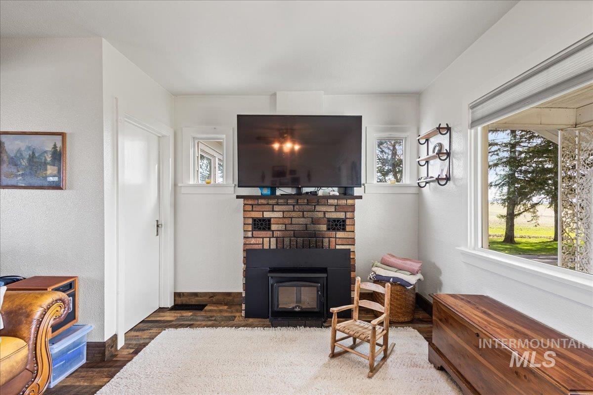 19454 Idaho Road, Worley, Idaho 83876, 2 Bedrooms, 1 Bathroom, Residential For Sale, Price $629,000, 98980652