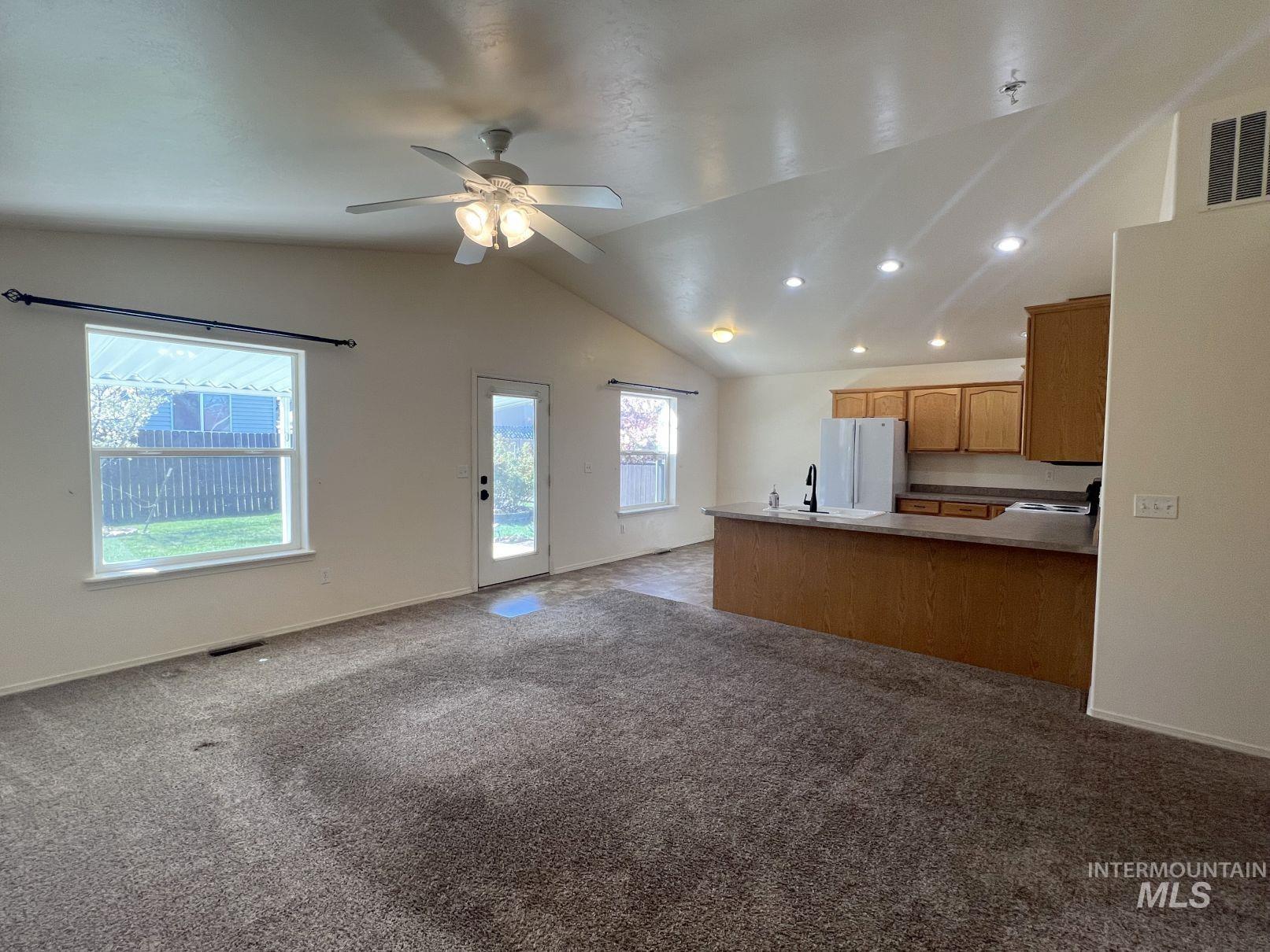 329 W Ave J, Jerome, Idaho 83338, 3 Bedrooms, 2 Bathrooms, Residential For Sale, Price $329,900, 98980657