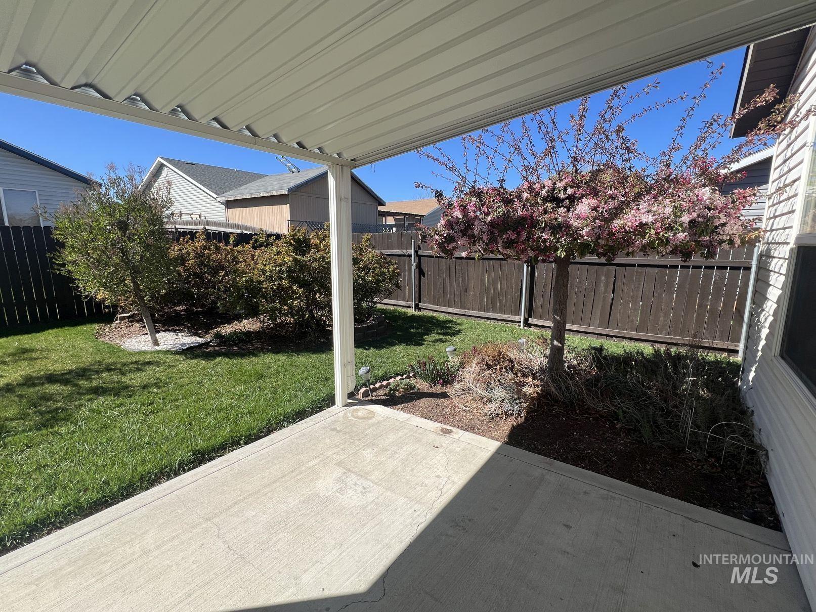 329 W Ave J, Jerome, Idaho 83338, 3 Bedrooms, 2 Bathrooms, Residential For Sale, Price $329,900, 98980657