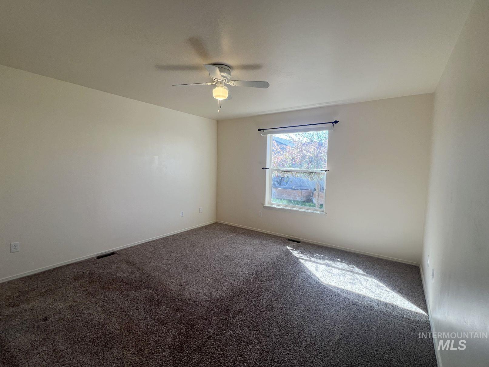 329 W Ave J, Jerome, Idaho 83338, 3 Bedrooms, 2 Bathrooms, Residential For Sale, Price $329,900, 98980657