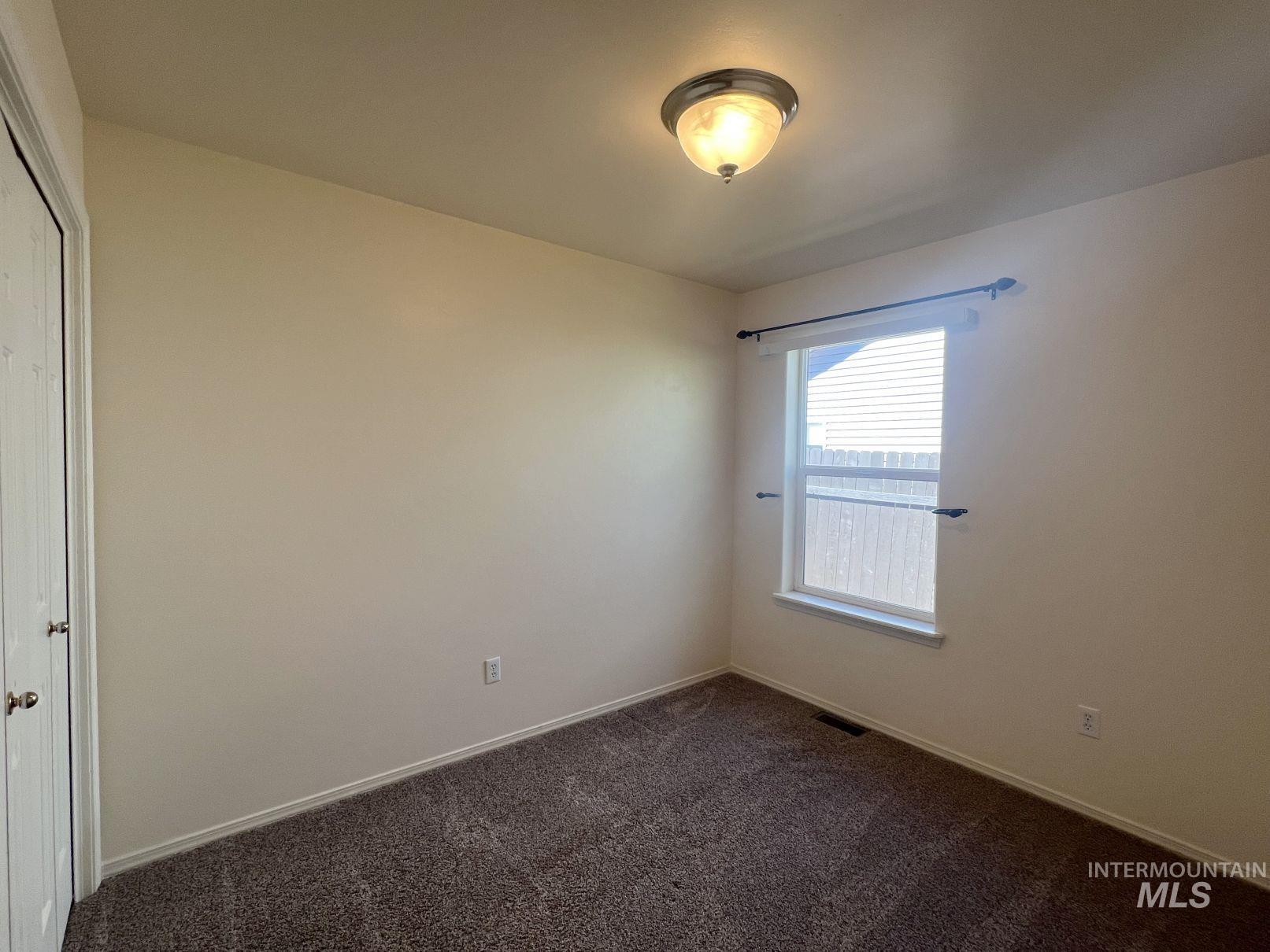 329 W Ave J, Jerome, Idaho 83338, 3 Bedrooms, 2 Bathrooms, Residential For Sale, Price $329,900, 98980657