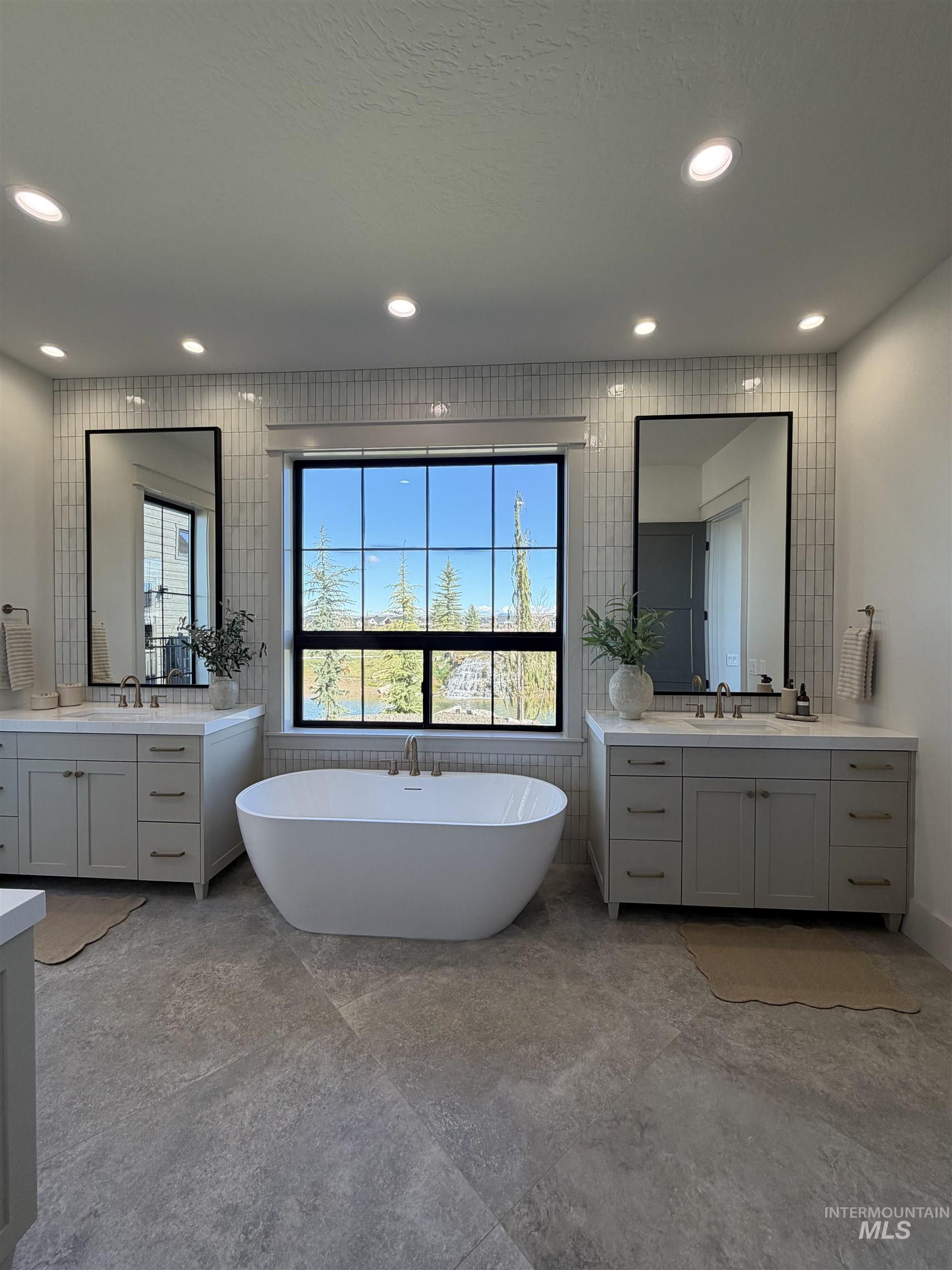 4930 W Braveheart, Eagle, Idaho 83616, 3 Bedrooms, 4 Bathrooms, Residential For Sale, Price $1,995,000,MLS 98980660