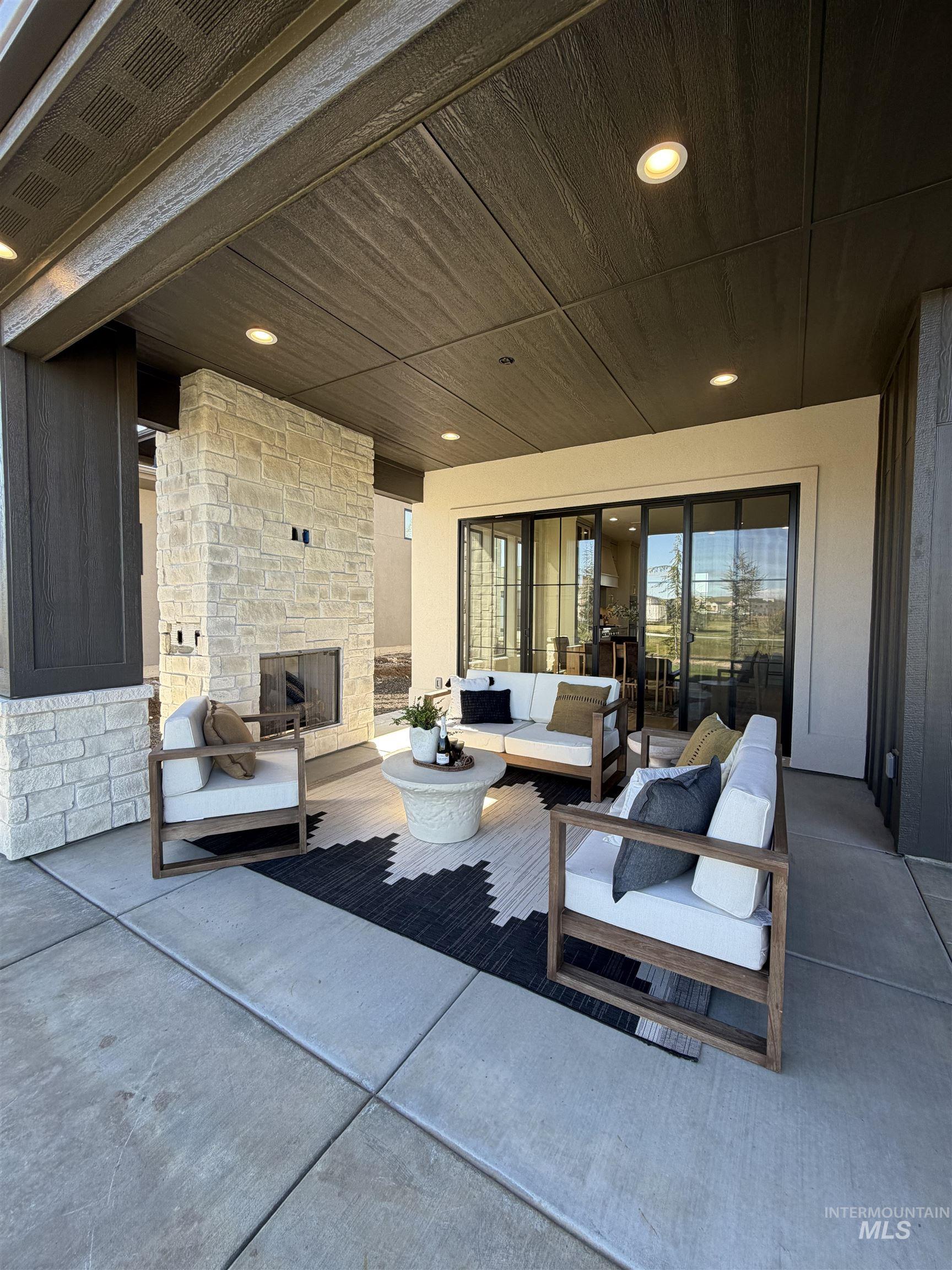 4930 W Braveheart, Eagle, Idaho 83616, 3 Bedrooms, 4 Bathrooms, Residential For Sale, Price $1,995,000,MLS 98980660