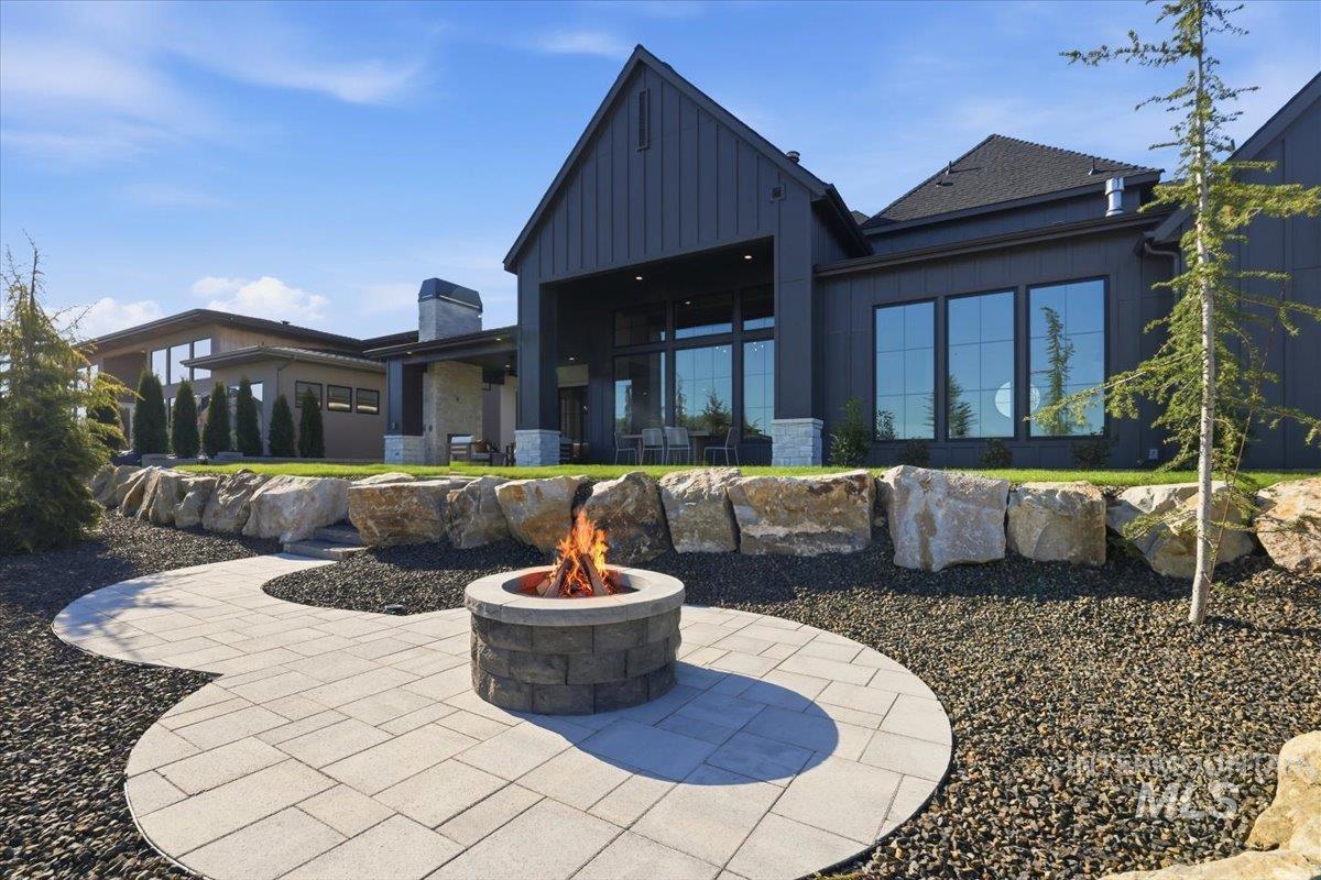 4930 W Braveheart, Eagle, Idaho 83616, 3 Bedrooms, 4 Bathrooms, Residential For Sale, Price $1,895,000,MLS 98980660