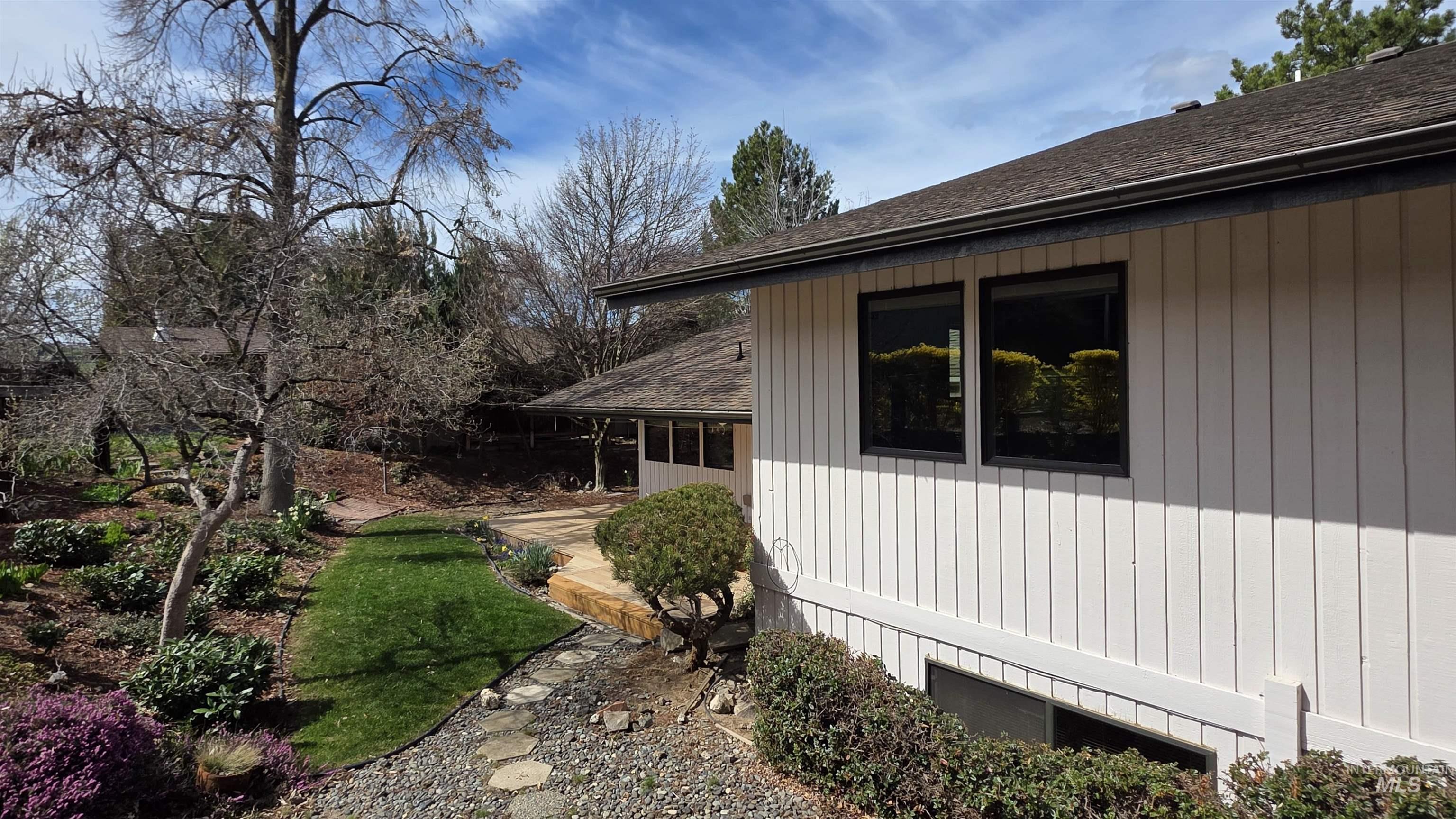 338 W Shiloh Drive, Lewiston, Idaho 83501, 4 Bedrooms, 2.5 Bathrooms, Residential For Sale, Price $448,000, 98980662