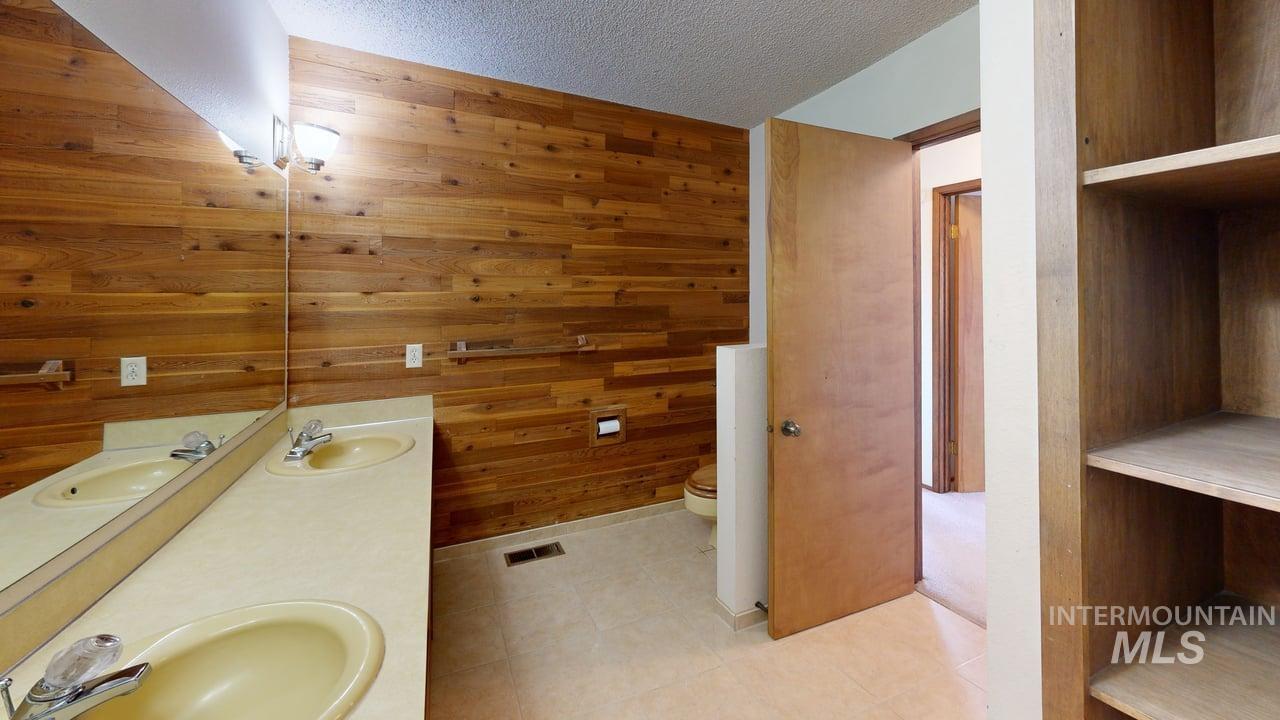 338 W Shiloh Drive, Lewiston, Idaho 83501, 4 Bedrooms, 2.5 Bathrooms, Residential For Sale, Price $448,000, 98980662