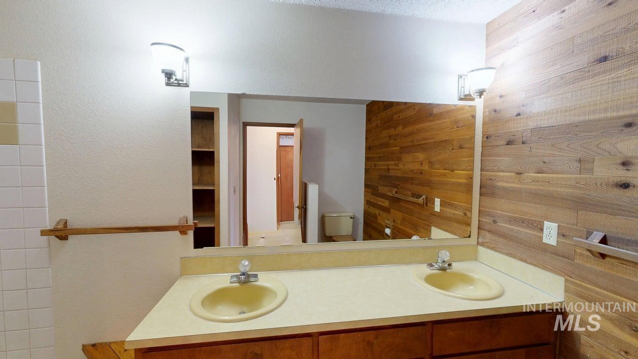 338 W Shiloh Drive, Lewiston, Idaho 83501, 4 Bedrooms, 2.5 Bathrooms, Residential For Sale, Price $448,000, 98980662