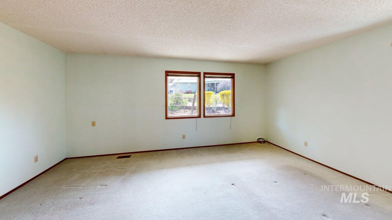 338 W Shiloh Drive, Lewiston, Idaho 83501, 4 Bedrooms, 2.5 Bathrooms, Residential For Sale, Price $448,000, 98980662