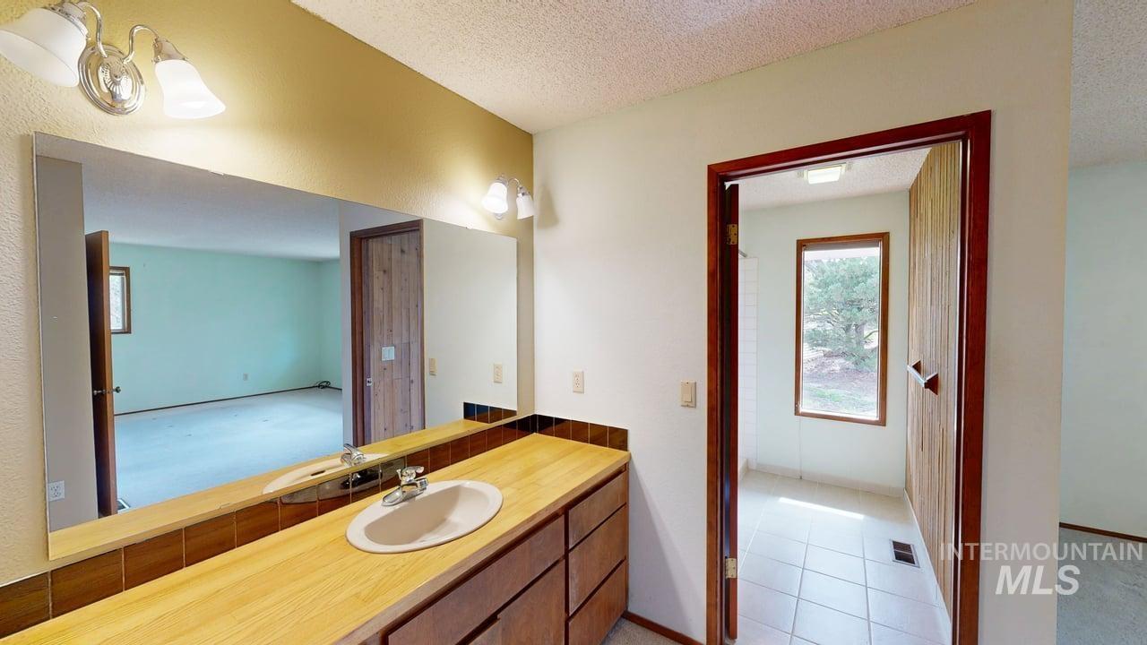 338 W Shiloh Drive, Lewiston, Idaho 83501, 4 Bedrooms, 2.5 Bathrooms, Residential For Sale, Price $448,000, 98980662