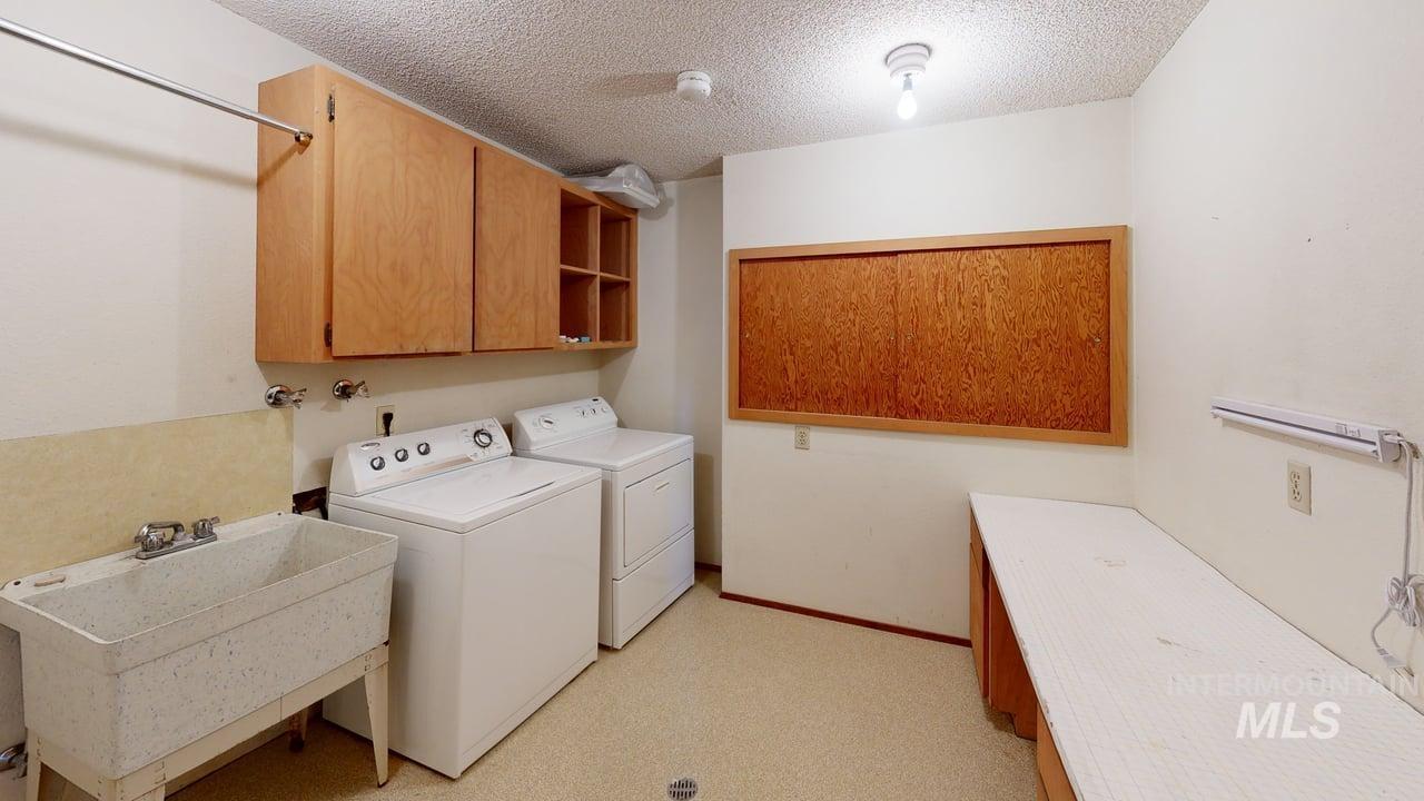 338 W Shiloh Drive, Lewiston, Idaho 83501, 4 Bedrooms, 2.5 Bathrooms, Residential For Sale, Price $448,000, 98980662