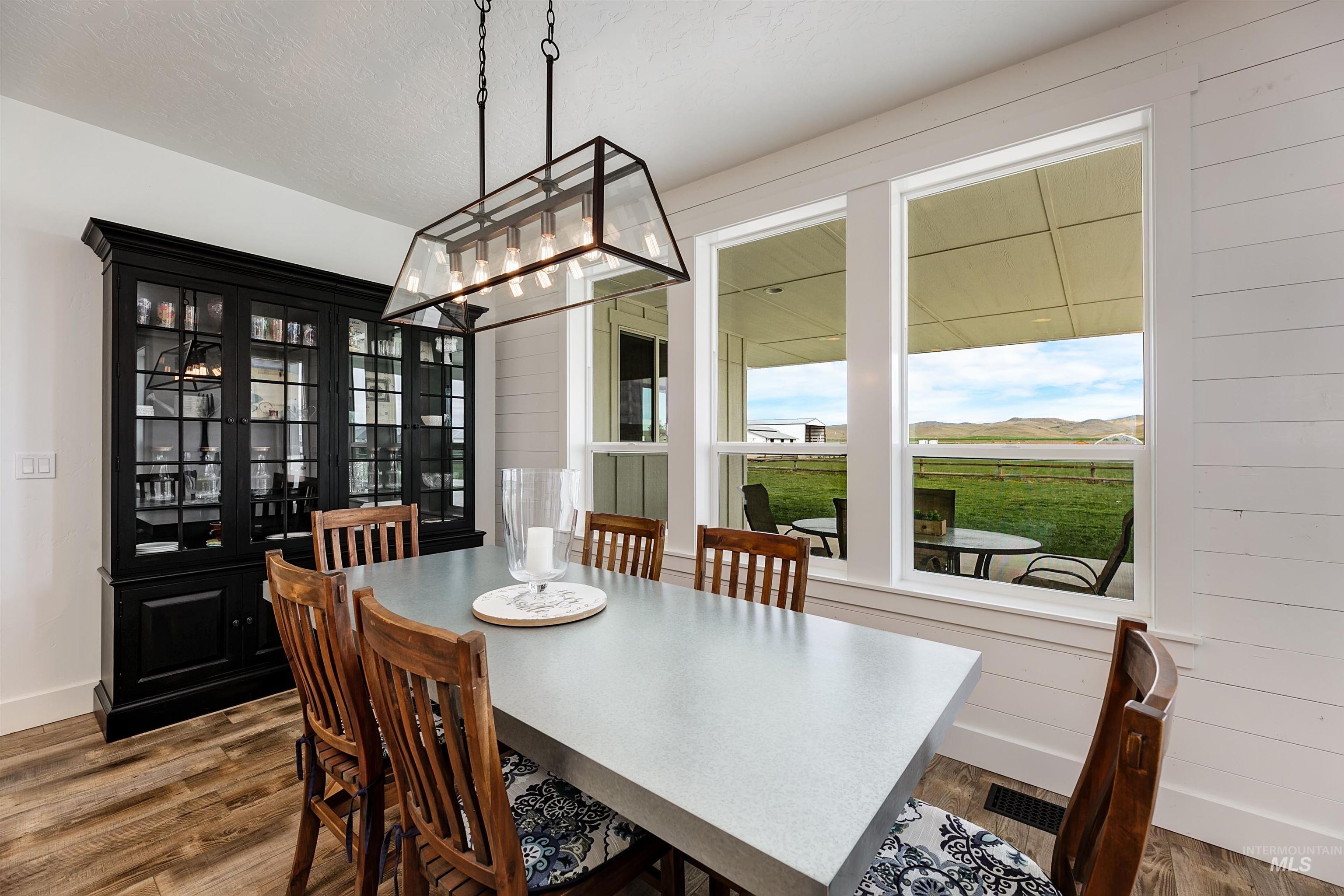 1800 Buttercup Lane, Emmett, Idaho 83617, 4 Bedrooms, 2.5 Bathrooms, Residential For Sale, Price $1,699,000,MLS 98980666