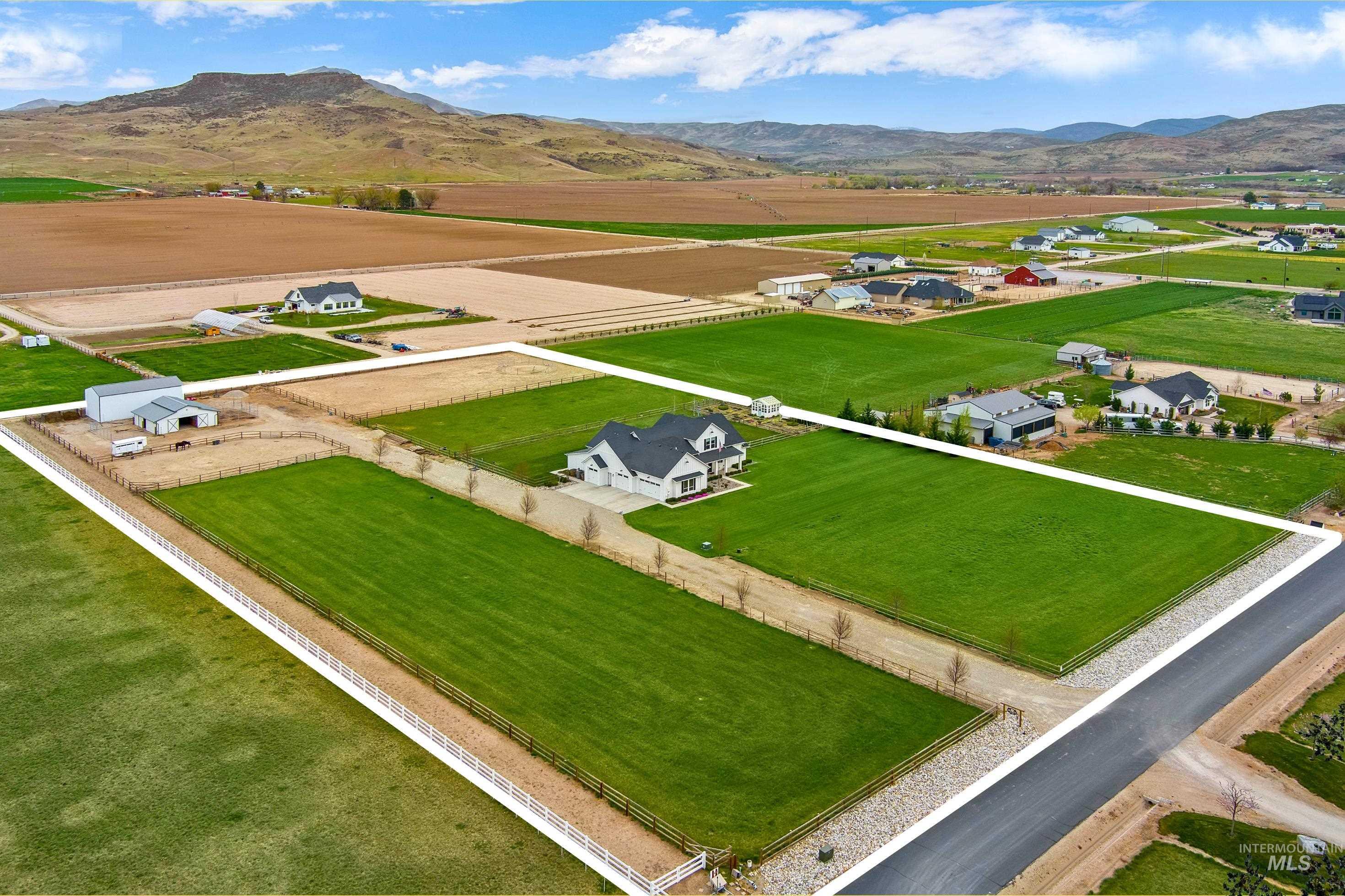 1800 Buttercup Lane, Emmett, Idaho 83617, 4 Bedrooms, 2.5 Bathrooms, Residential For Sale, Price $1,699,000,MLS 98980666